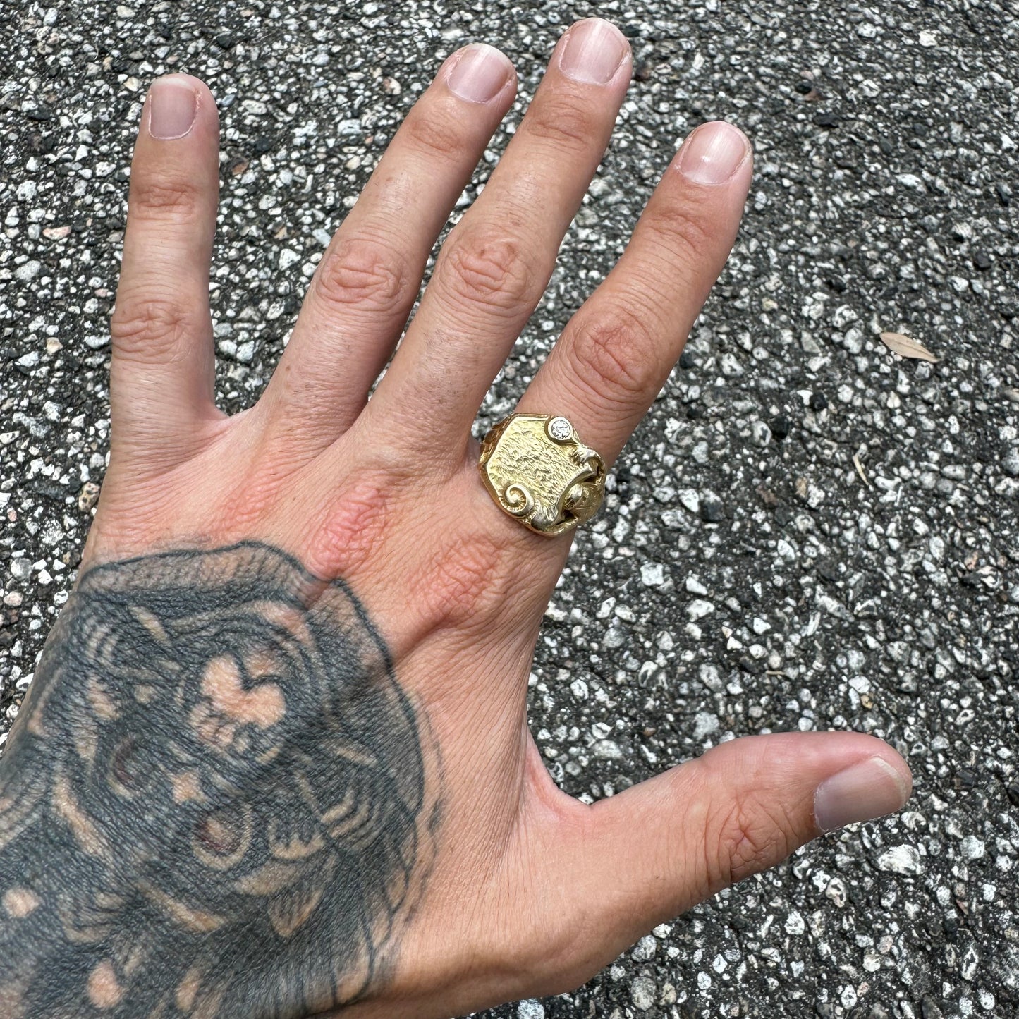 Art Nouveau Solid 14k Yellow Gold Mermaid Scroll Signet Ring (11)
