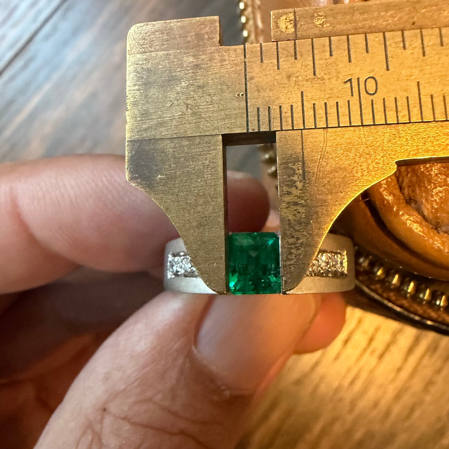 1980’s New Old Stock Solid 18k White Gold 1.25ctw Natural Columbian Emerald and VS Diamond Ring (8)