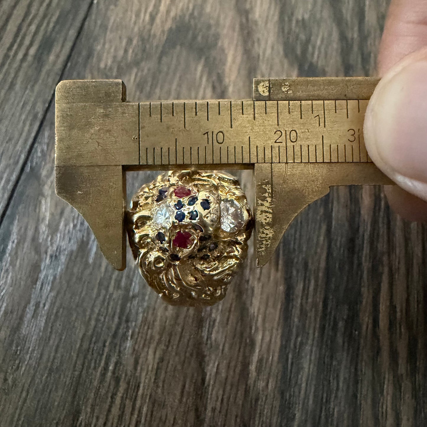 Vintage Solid 14k Yellow Gold Natural Diamond And Sapphire Encrusted Lion Ring (10.5)