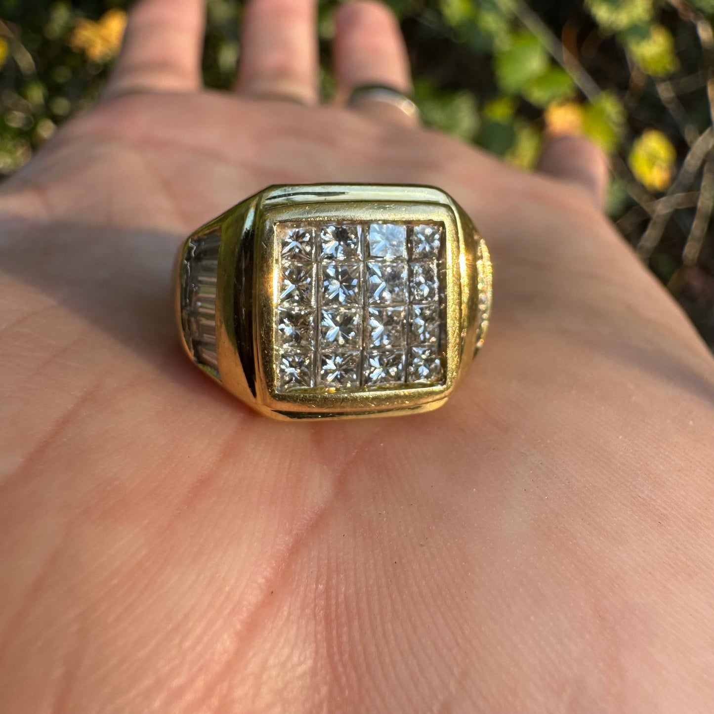 Vintage Solid 18k Yellow Gold 2.5ctw Invisible Set Natural Diamond Signet Ring (6.75)