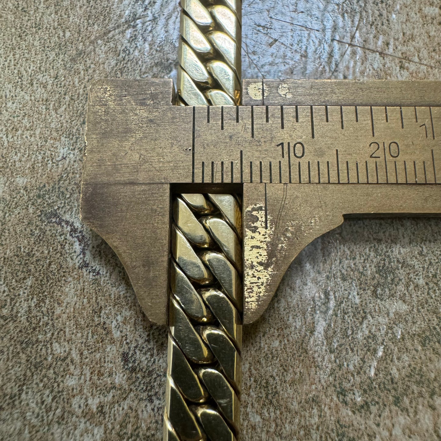 Vintage Solid 14k Yellow Gold Old School Sleek Miami Cuban Link Bracelet (8”)