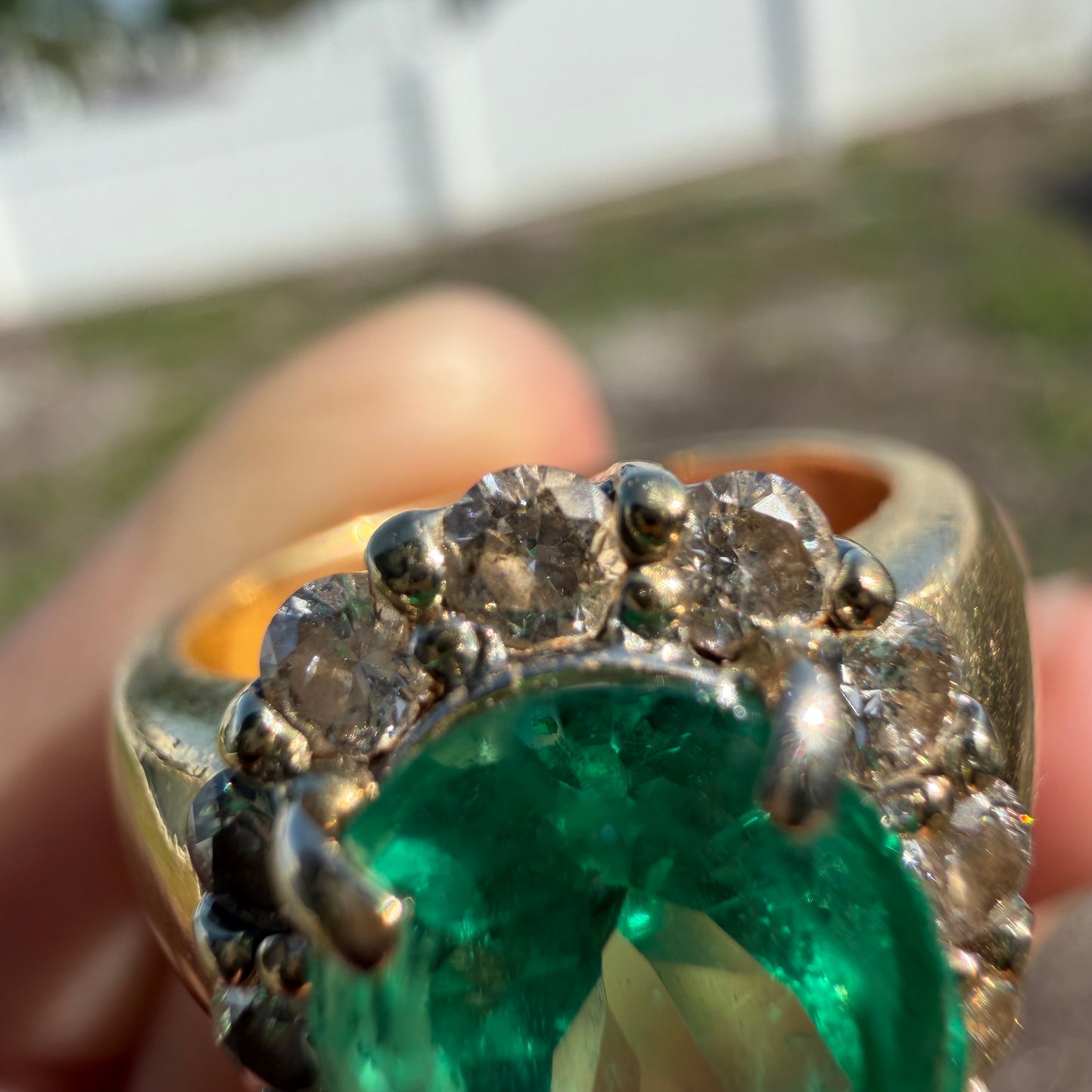 Vintage Solid 18k Yellow Gold 4.0ctw Natural Emerald Solitaire VS Diamond Halo Ring (6)