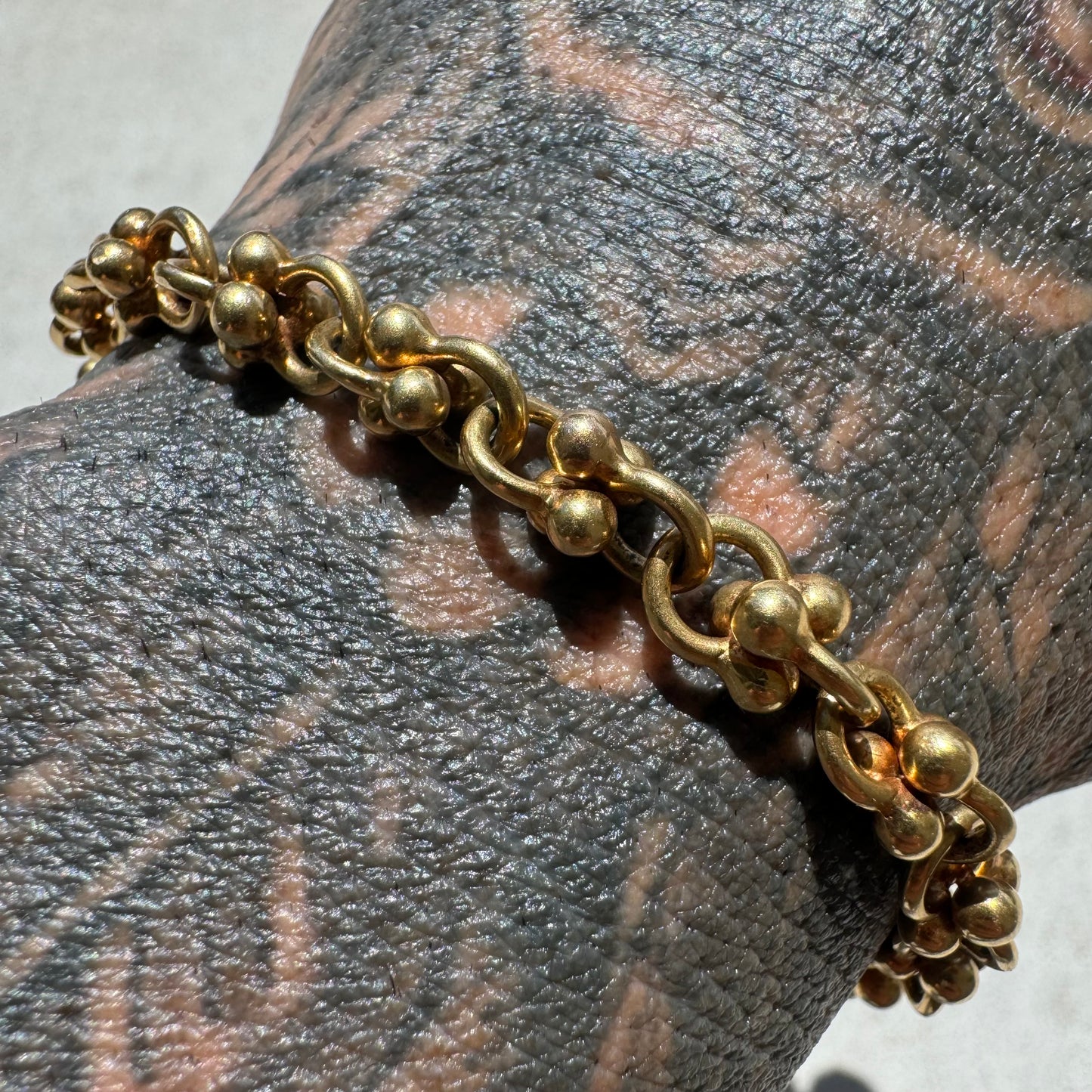 1950’s Solid 18k Yellow Italian Gold Designer Hardwear Horseshoe Link Bracelet (8”)