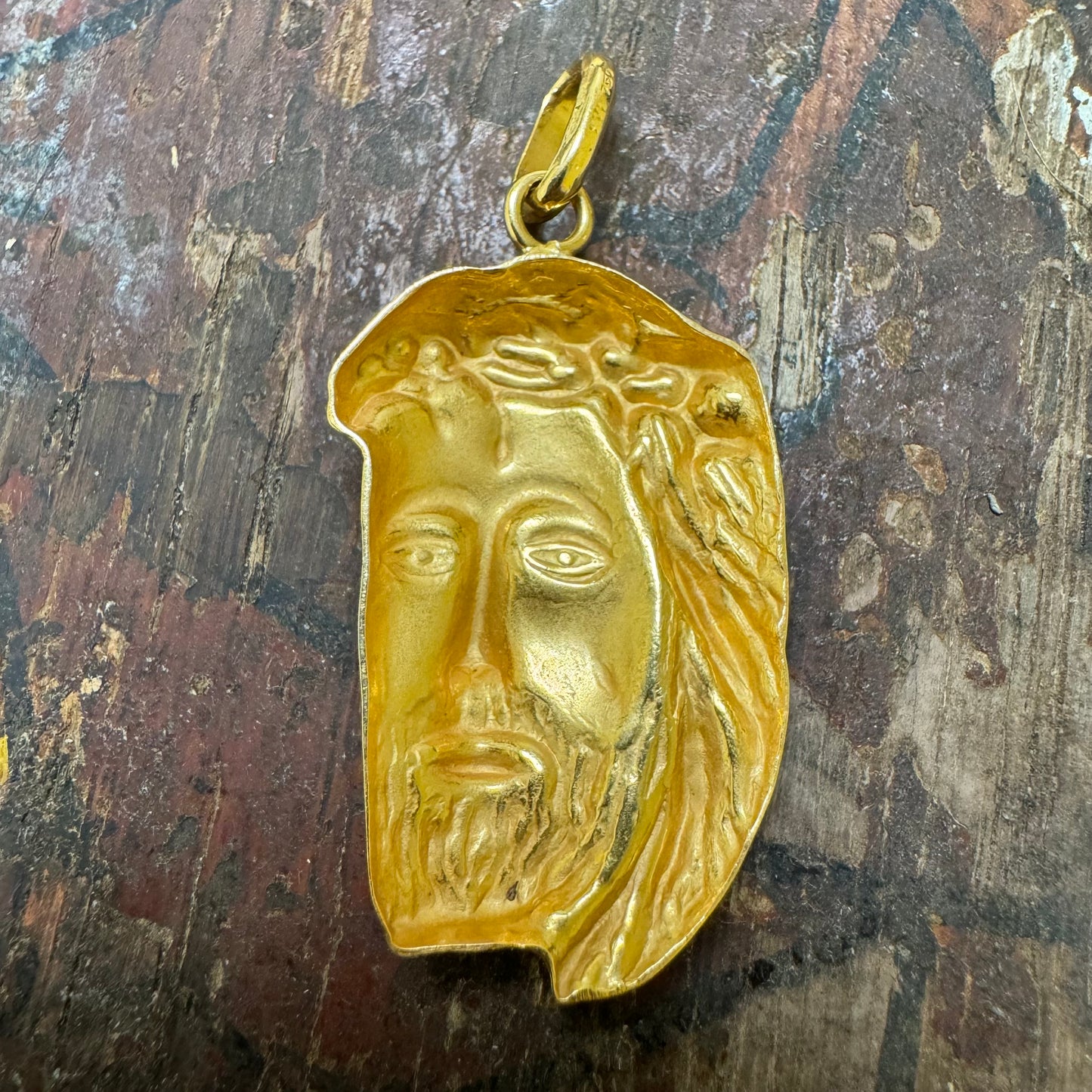 Vintage Solid 18k Italian Yellow Gold Diamondcut Suffering Jesus Piece
