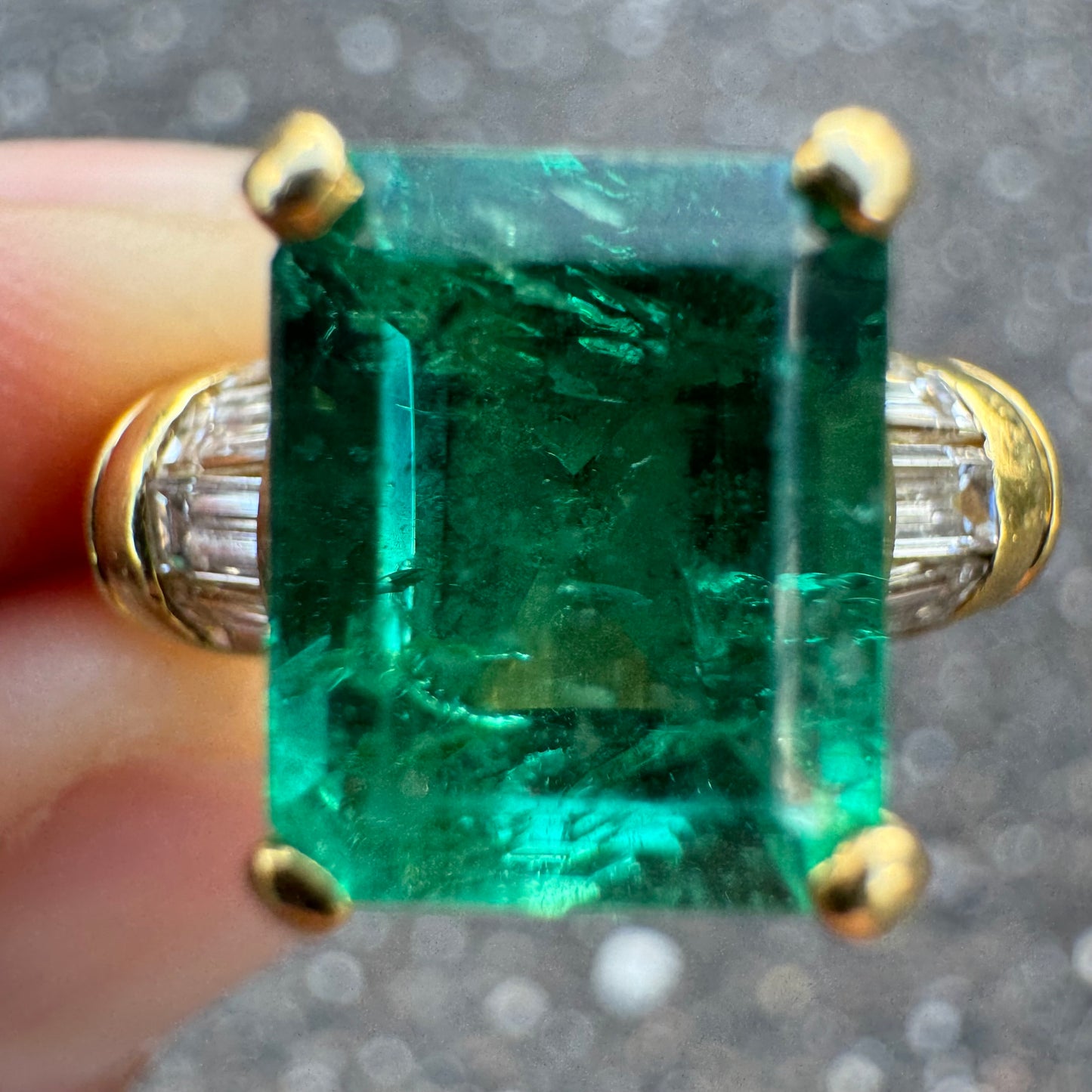 Vintage 4.0ct Emerald 18k Yellow Gold Natural .50ctw Baguette Diamond Ring (7.25)