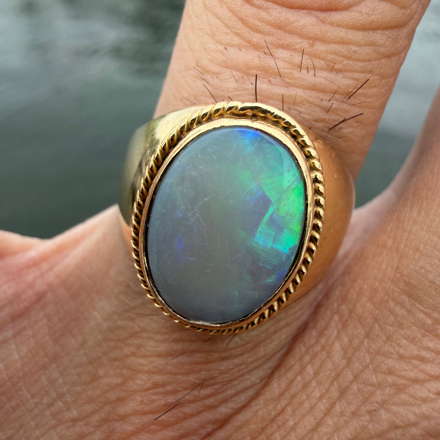 Vintage Solid 18k Yellow Gold Large Australian Opal Signet Ring (8)