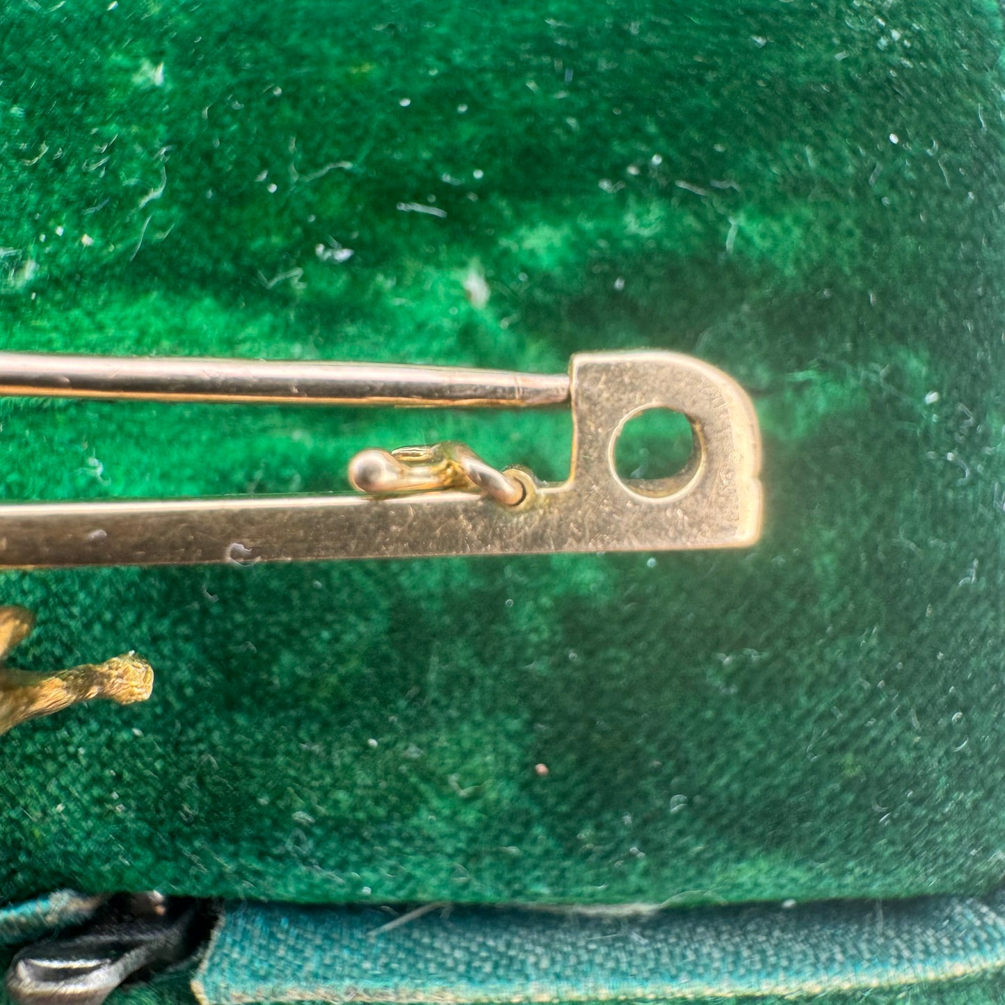 Victorian 15ct Solid Yellow Gold English Bulldog Brooch