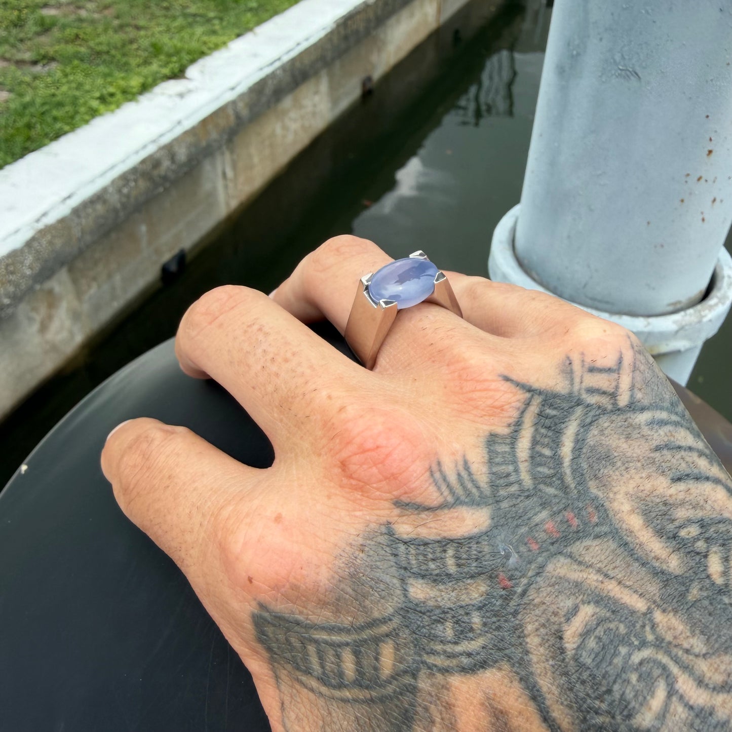 1999 Cartier Solid 18k White Gold Tankissme Chalcedony Ring (8)