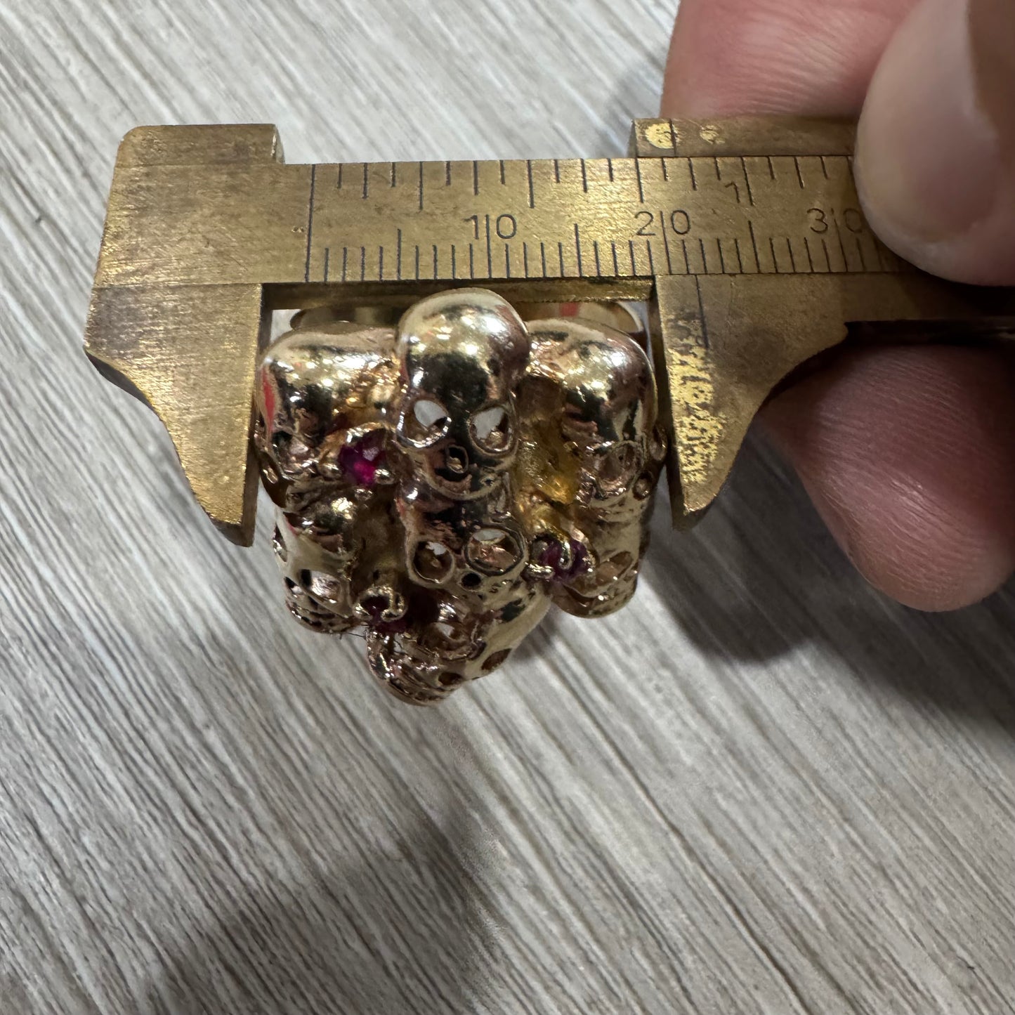 Vintage Solid 14k Yellow Gold Natural Ruby Large Skull Pile Ring (11)