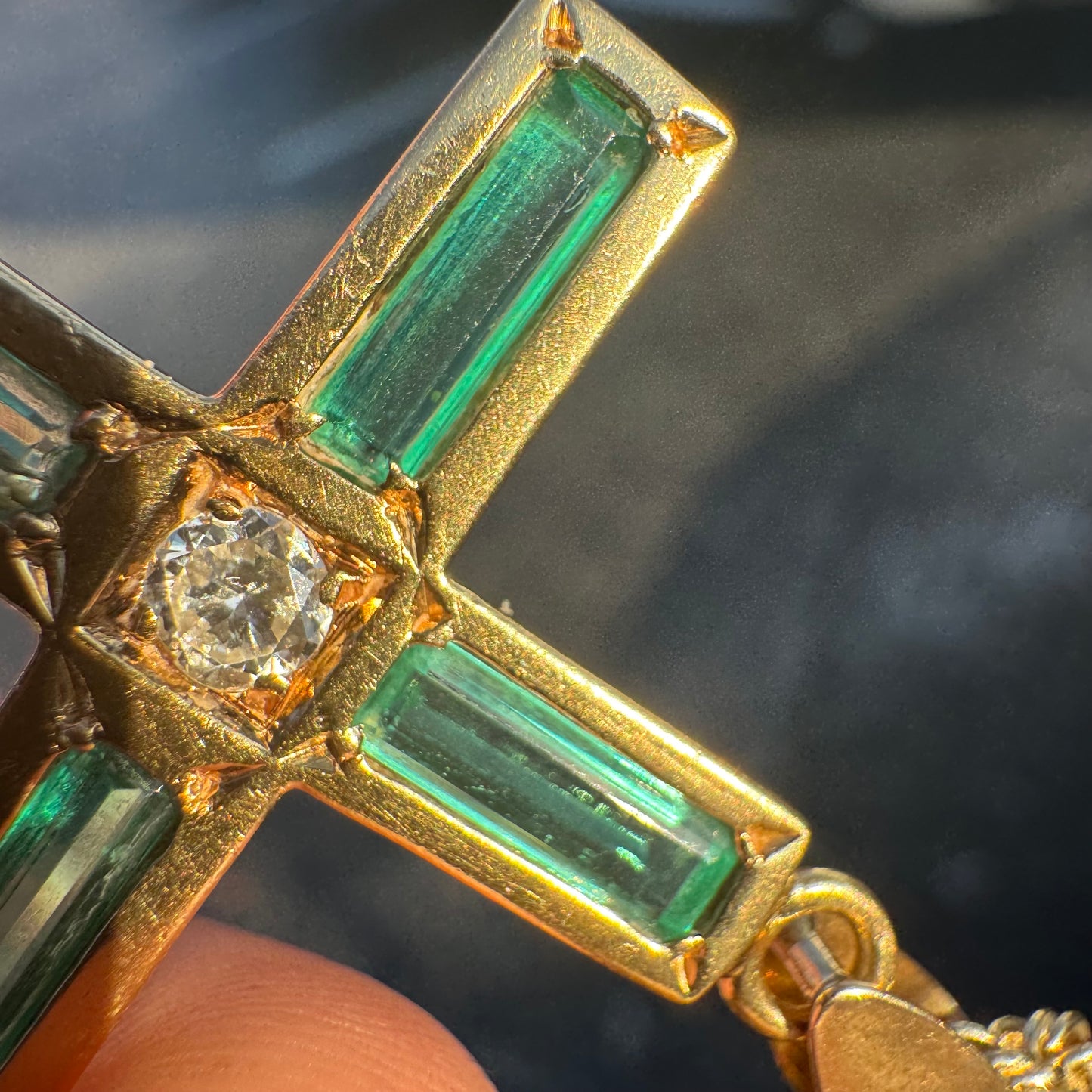 Vintage Solid 14k Yellow Gold 2.65ctw Natural Columbian Emerald And Diamond Cross Pendant