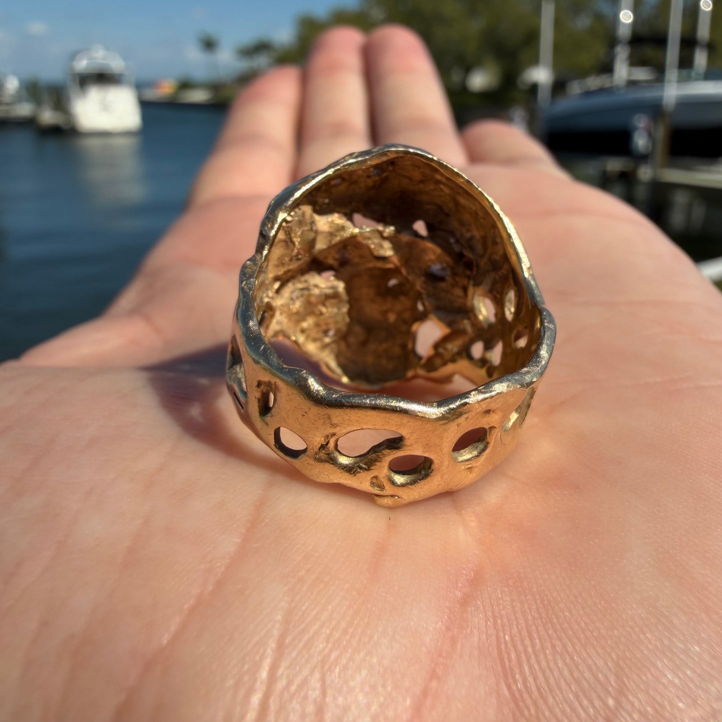 Vintage Solid 14k Yellow Gold Natural Diamond Encrusted Brutalist Ghoulish Skull Ring (11)