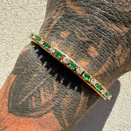 Vintage 14k Yellow Gold 1.3CTW Natural Diamond & Columbian Emerald Hinged Bangle Bracelet (6.5”)