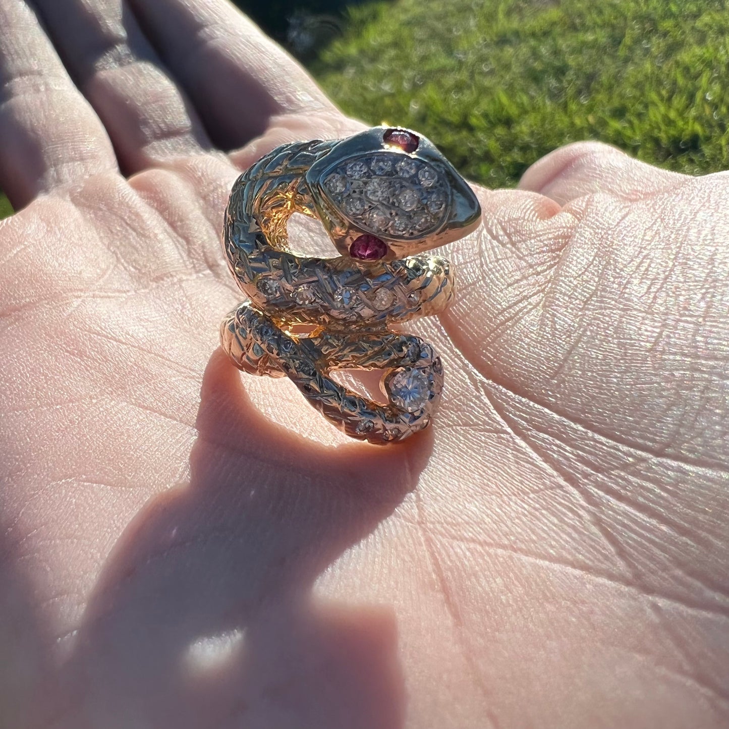 Vintage 14k Gold Natural Diamond And Ruby Heavyweight Protruding Snake Ring (8)