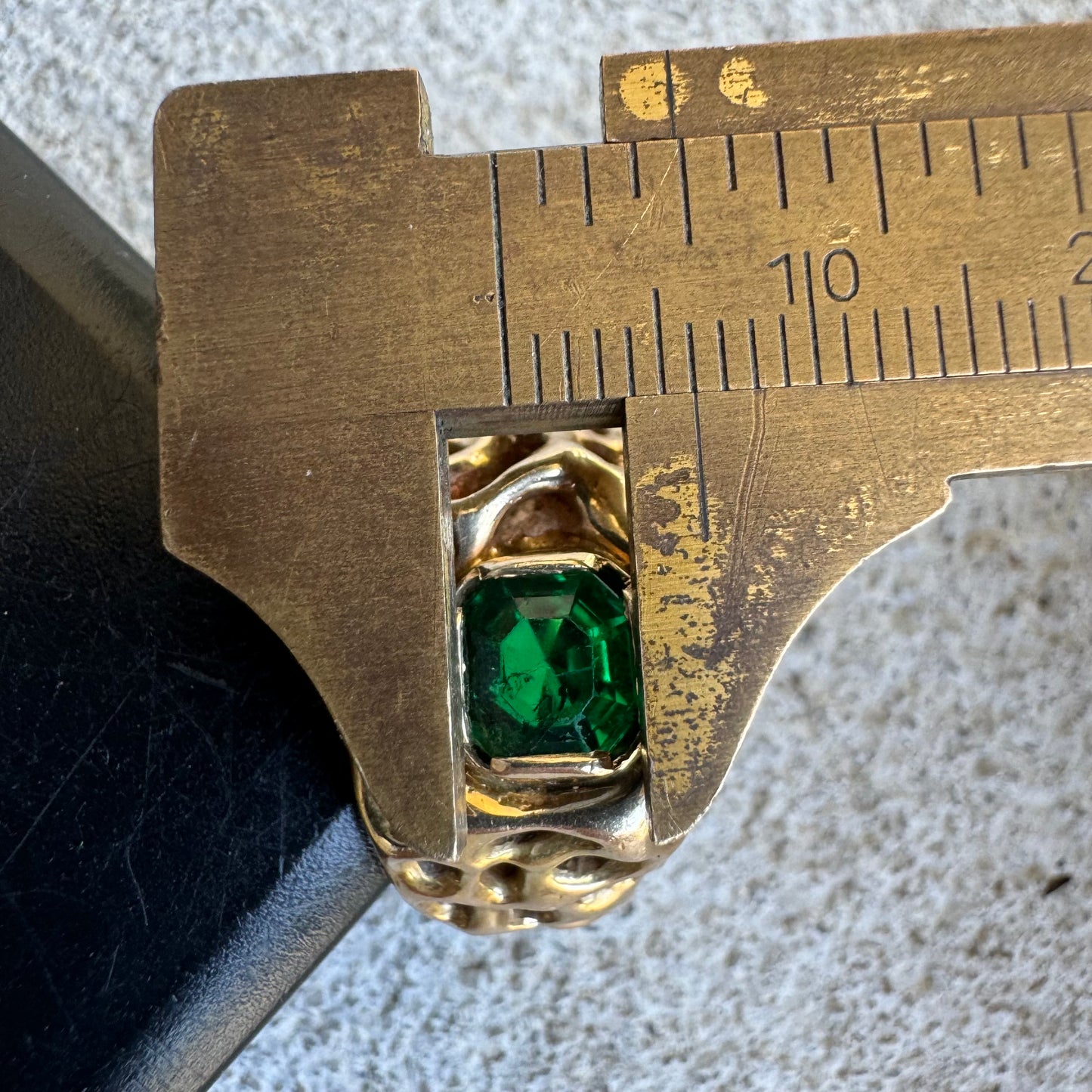 Vintage Solid 14k Yellow Gold Custom 1.0ct Emerald Heavyweight Honeycomb Brutalist Ring (10)