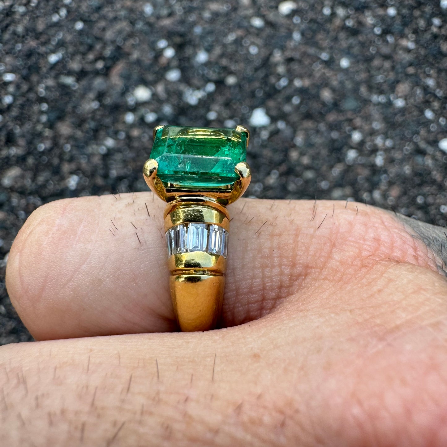 Vintage 4.0ct Emerald 18k Yellow Gold Natural .50ctw Baguette Diamond Ring (7.25)