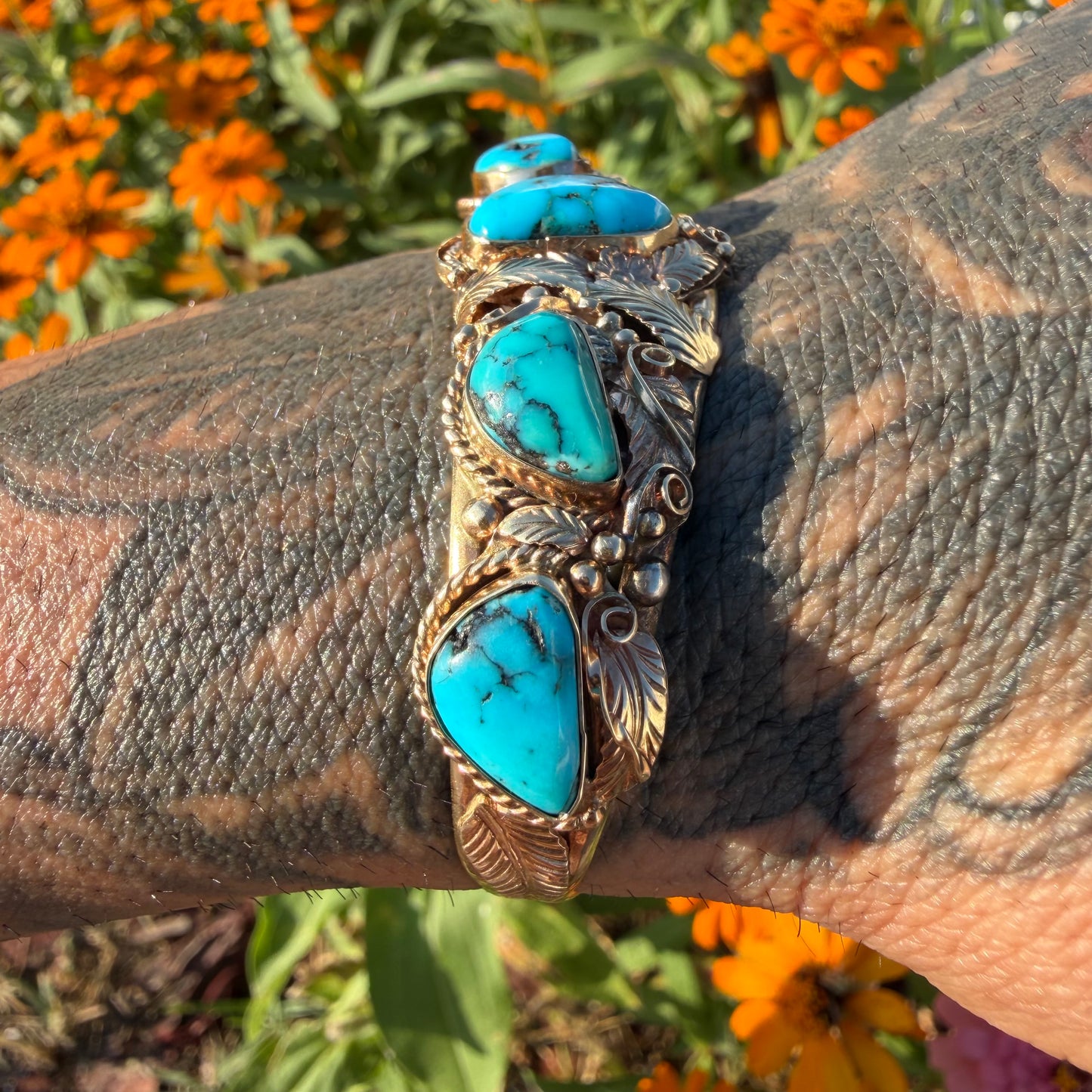 Vintage Solid 14k Yellow Gold Navajo Artist Signed Justin Morris Kingman Turquoise Cuff (6”-7”)