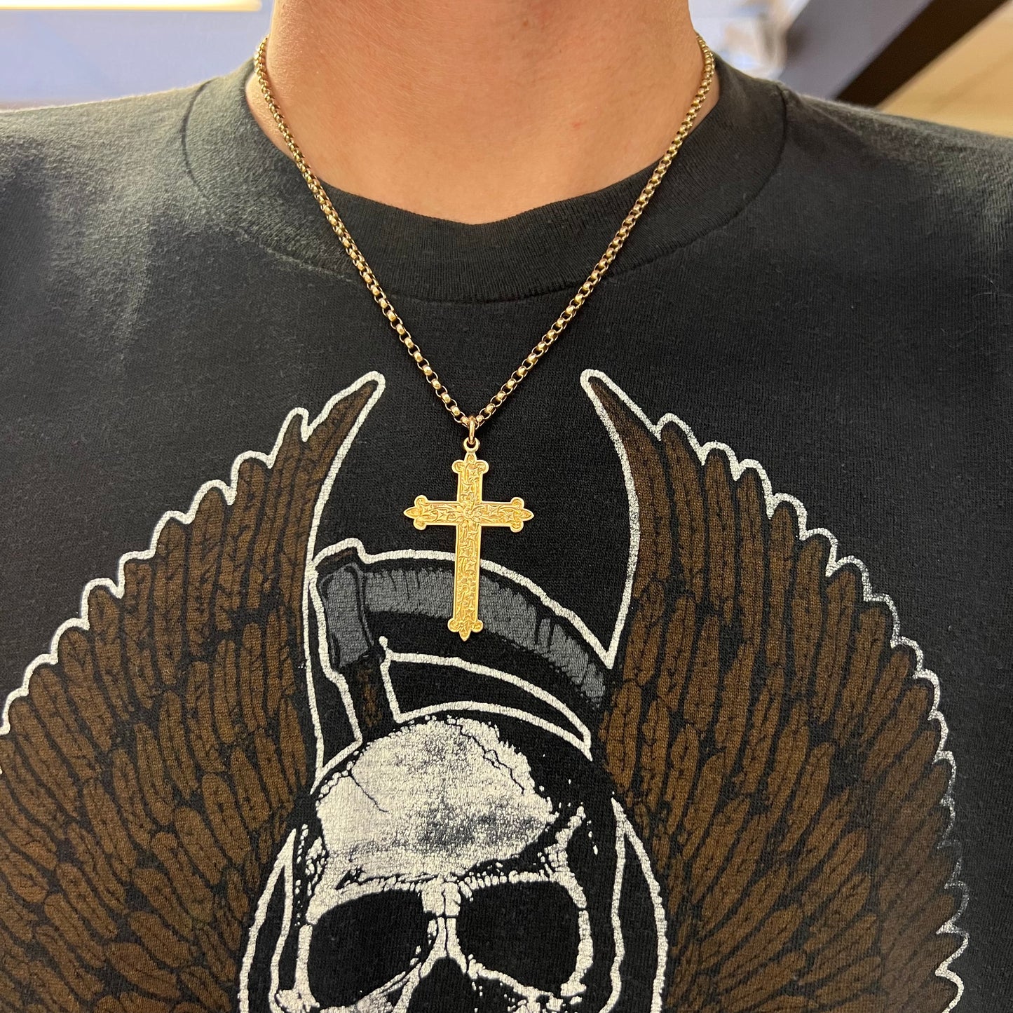 Edwardian (1904) 9k Gold Gothic Floral Engraved Cross And Rolo Link Necklace (19”)