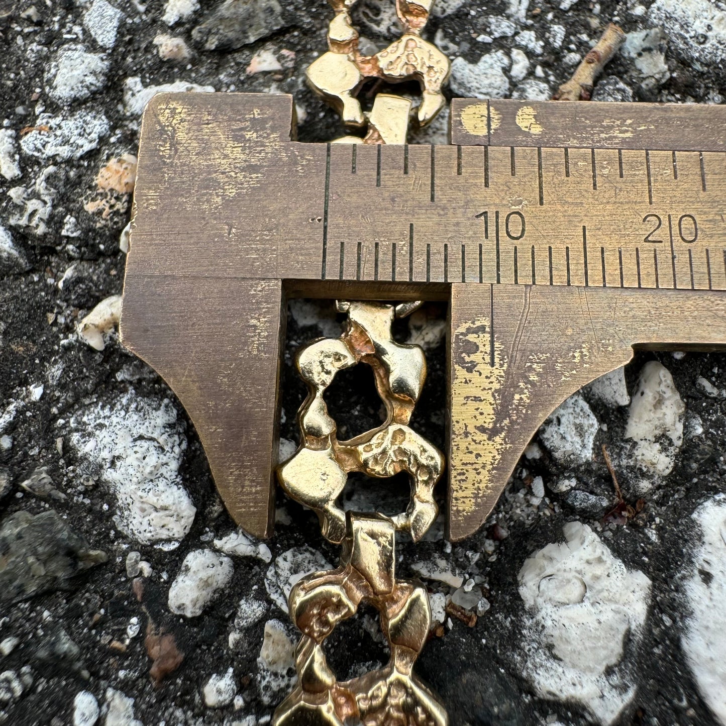 1960’s Solid 14k Yellow Gold Freeform Nugget Link Bracelet (7.75”)