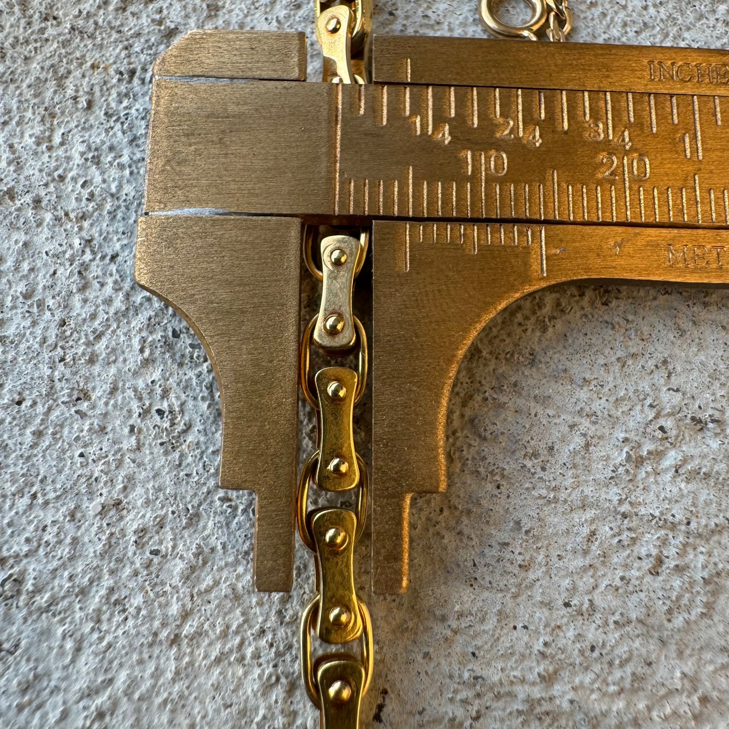 Vintage Designer Made Solid 18k Yellow Gold Heavyweight Drive Chain Link Necklace (22”)
