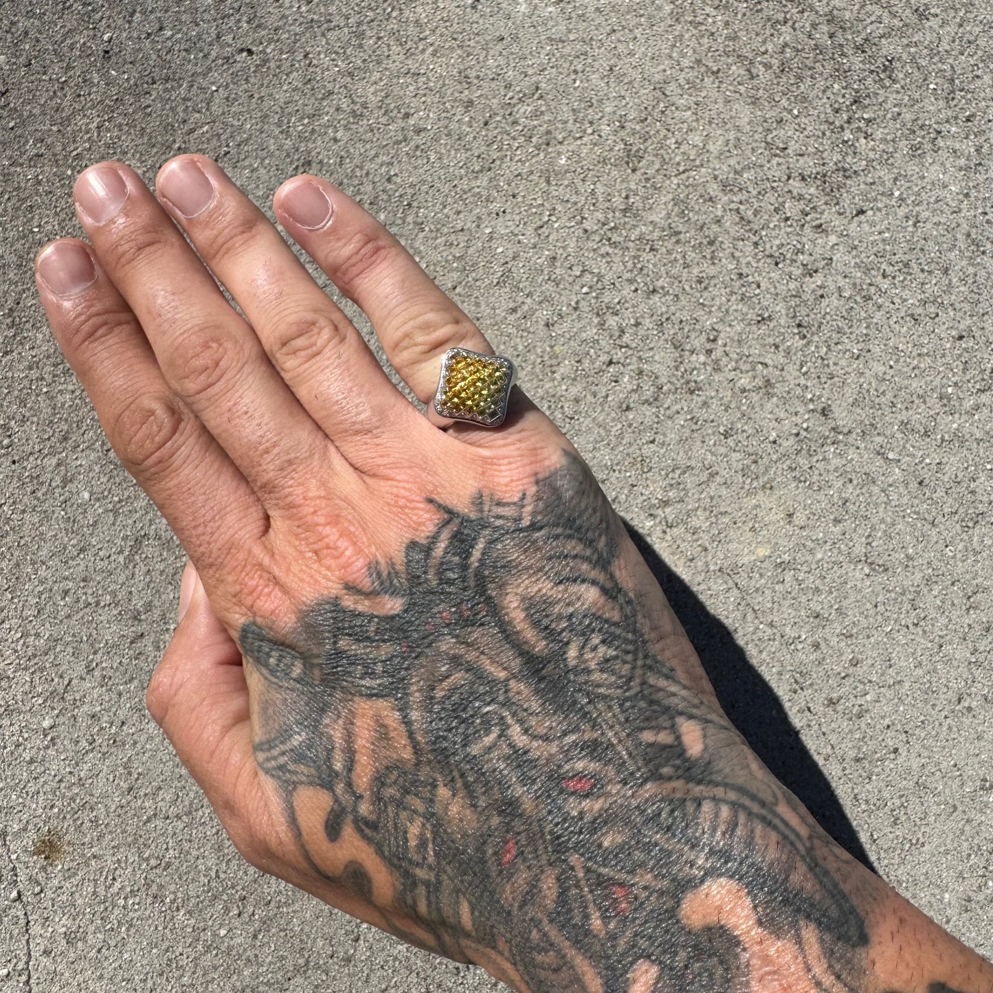 High End Designer Solid 18k White Gold 2.5ctw Natural Diamond And Yellow Sapphire “Chameleon” Ring (6.75)