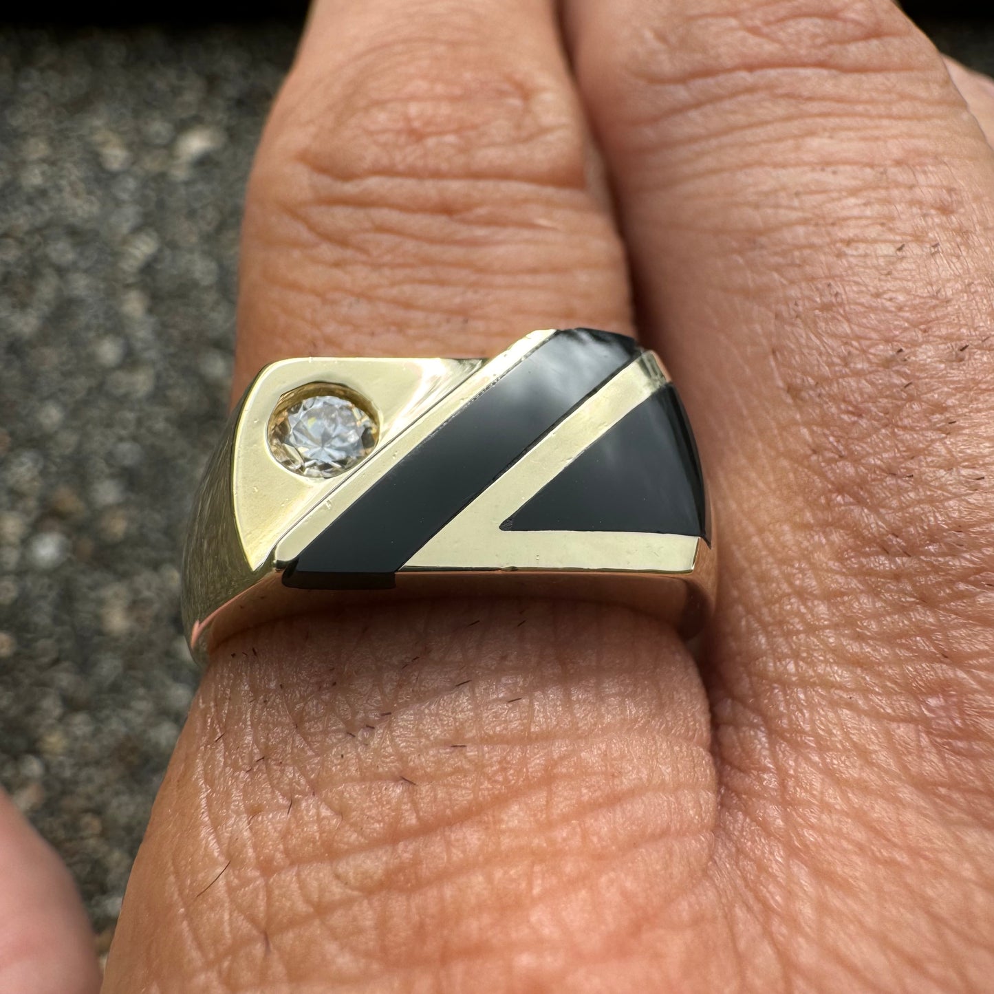 Vintage 14k Yellow Gold .25CT Natural VS Quality Diamond Black Onyx Inlaid Step Cut Ring (10)