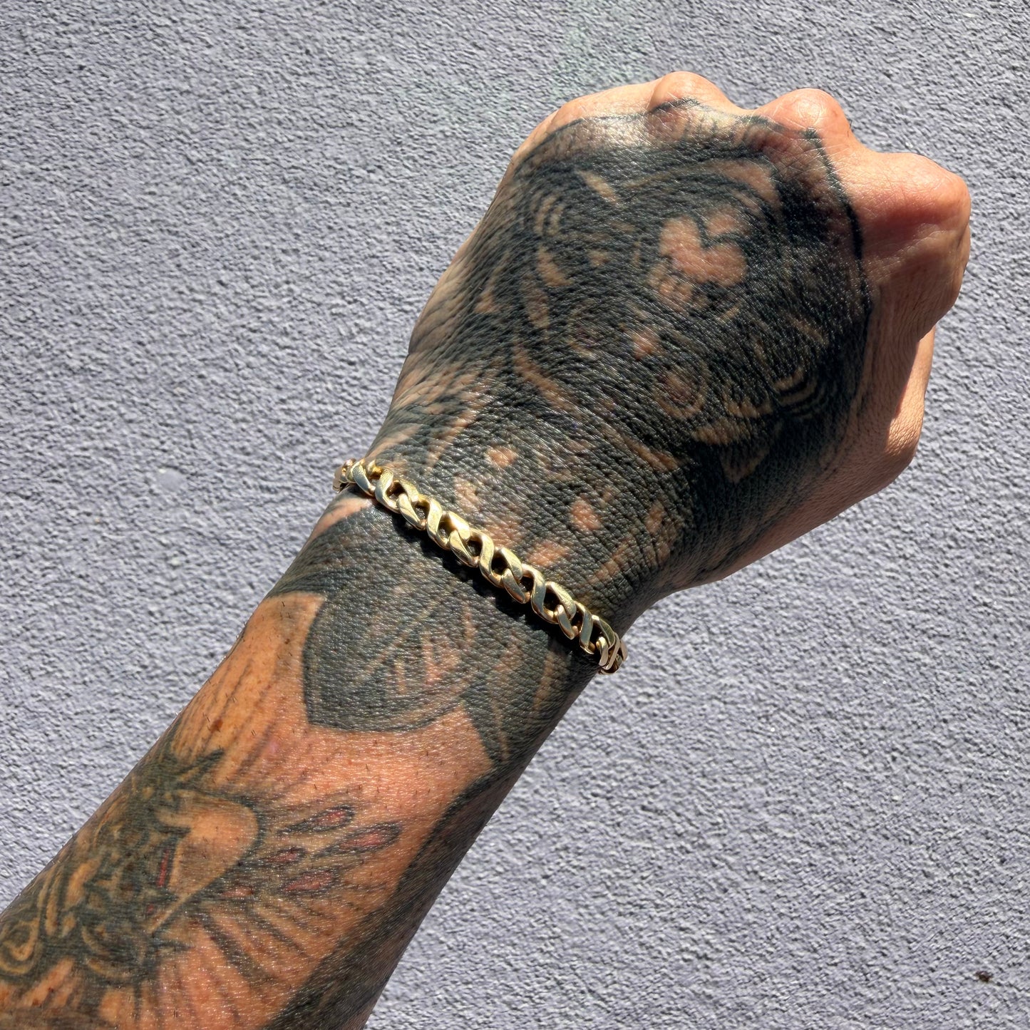 Vintage Solid 14k Yellow Gold Figure 8 Curb Link Bracelet (8.75”)