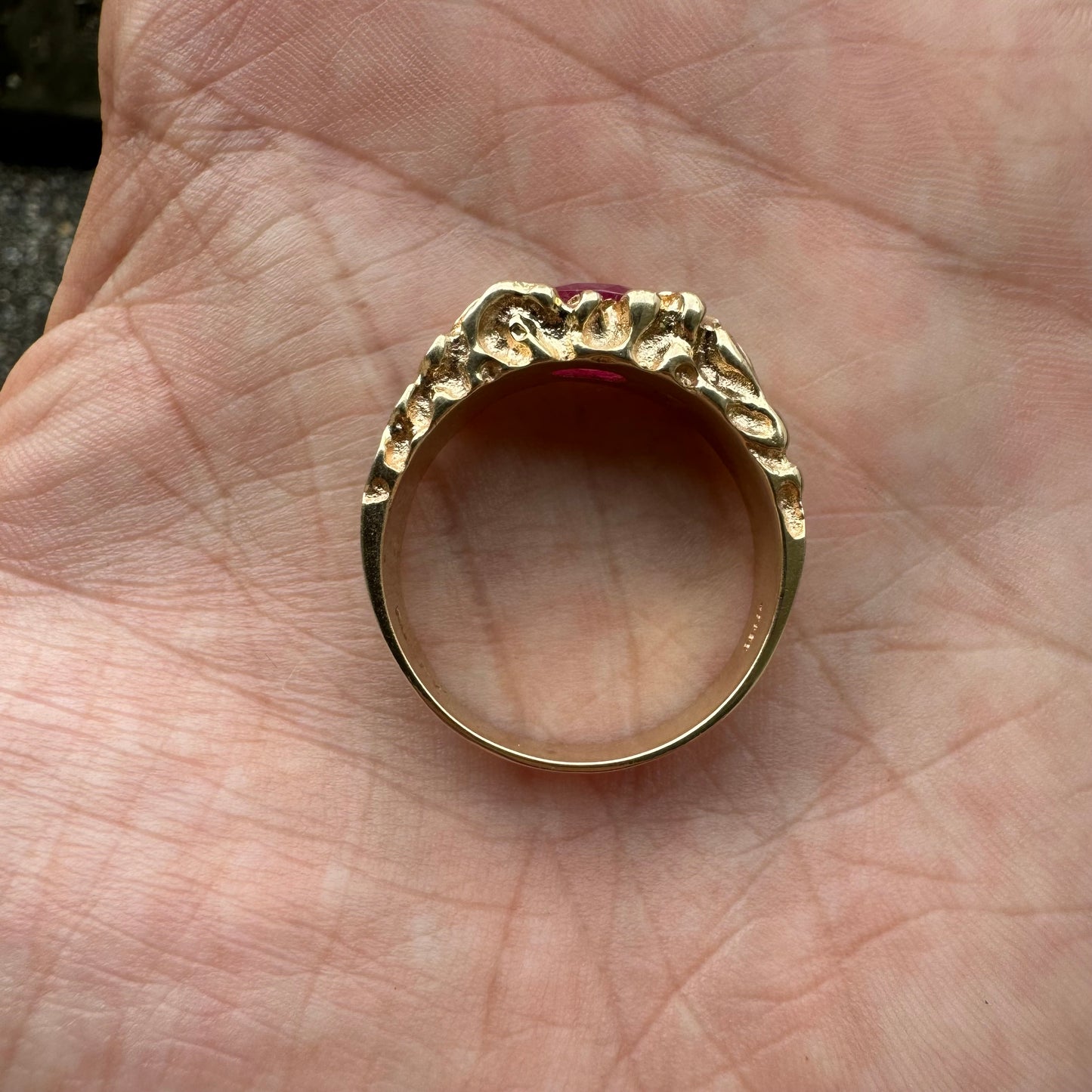 1960’s/70’ Solid Backed 14k Yellow Gold Heavyweight 2.3Ct Natural Ruby Brutalist Nugget Ring (11.5)