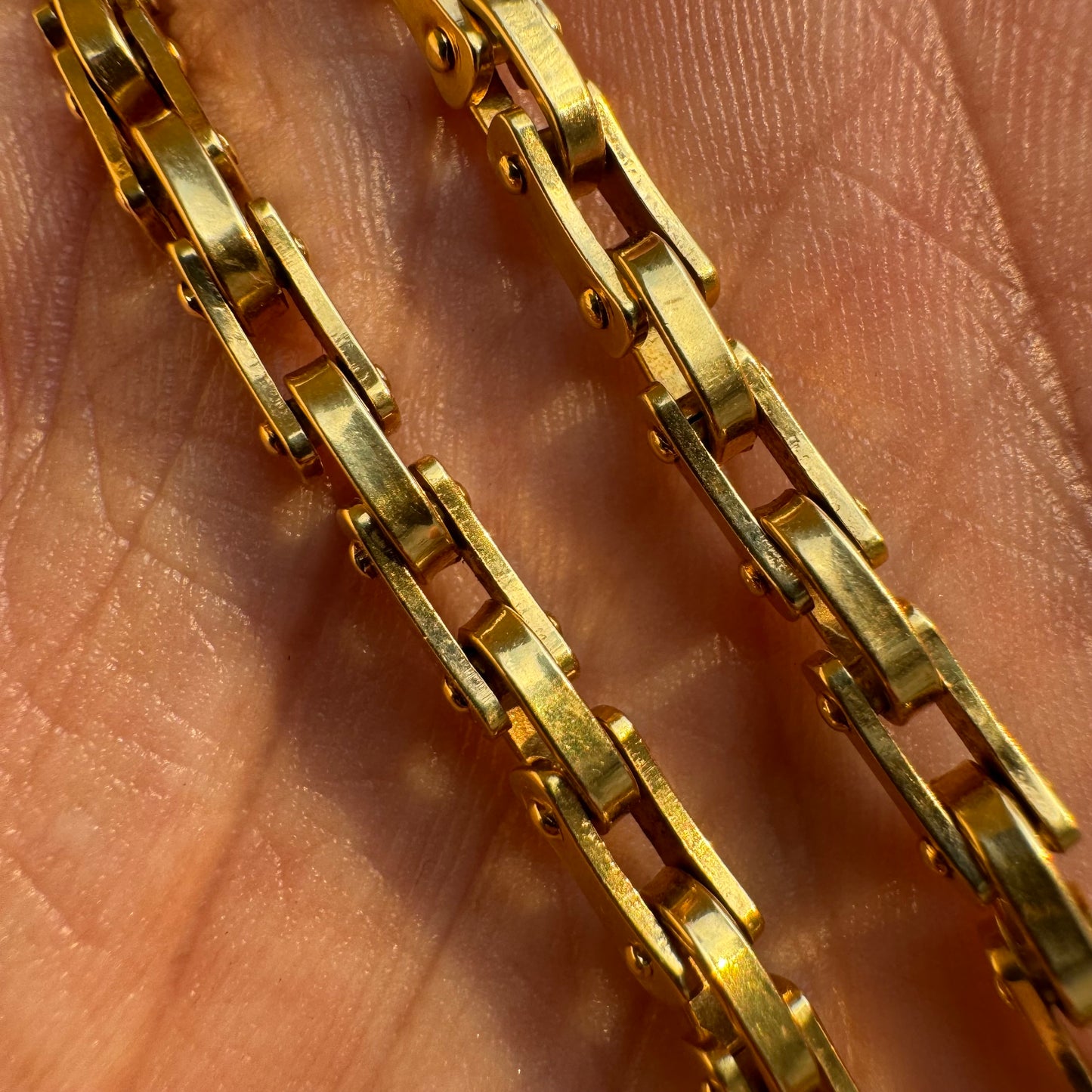 Vintage Designer Made Solid 18k Yellow Gold Heavyweight Drive Chain Link Necklace (22”)