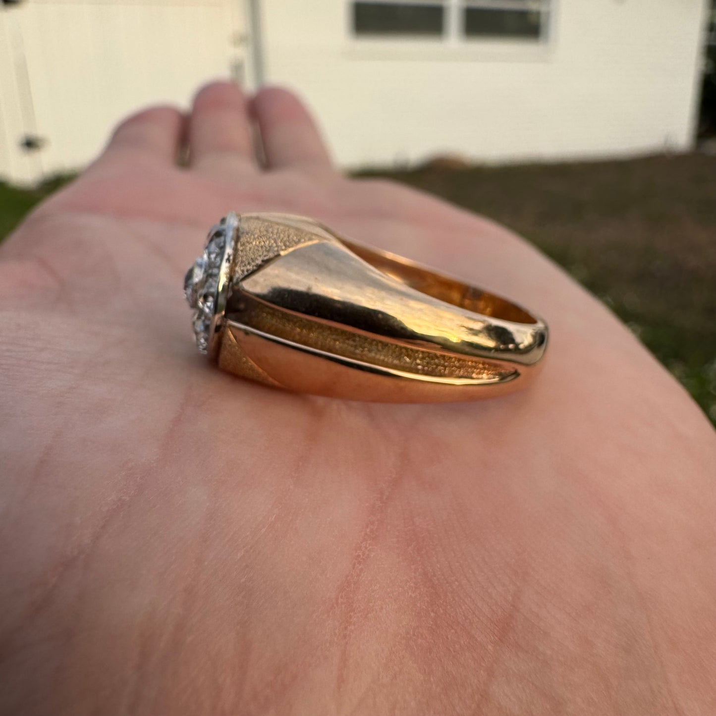 Vintage Solid 18K Yellow Gold 1.75CTW Old Euro Cut Diamond Kentucky Cluster Gents Ring (8.5)