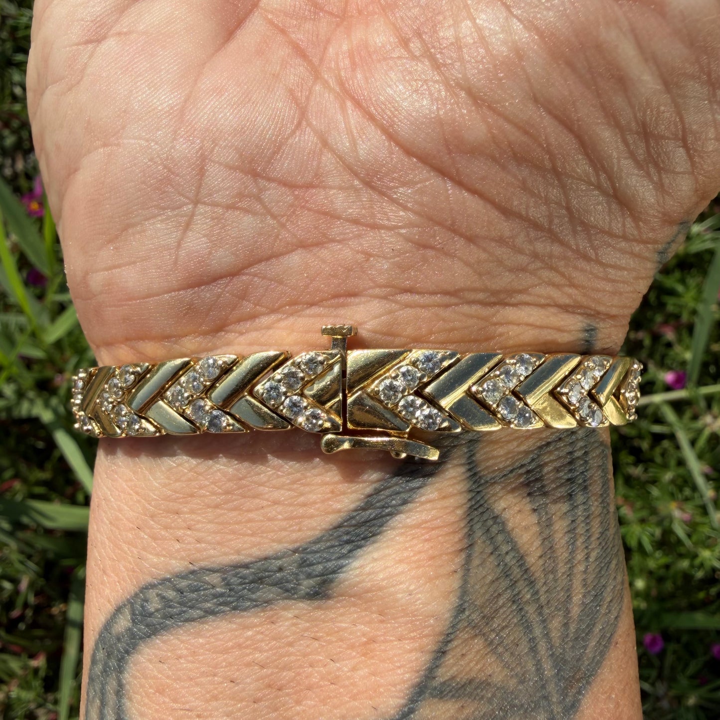 Vintage Solid 14k Yellow Gold 4.0ctw Natural Diamond Encrusted Chevron Link Bracelet (7.25”)