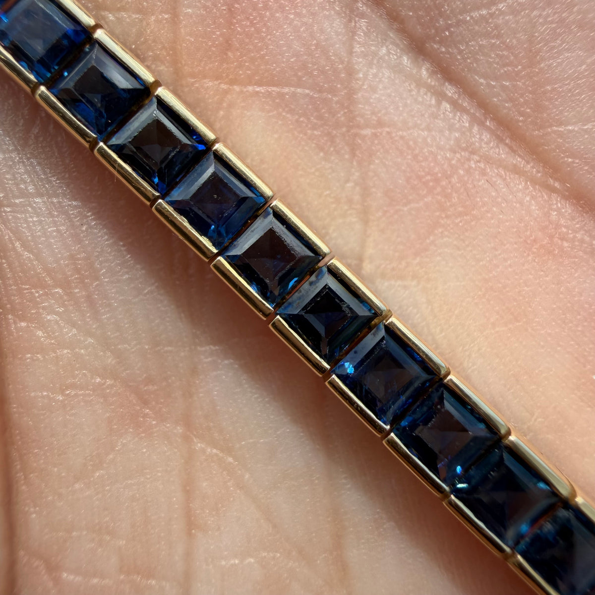 1930’s/40’s Solid 18k Yellow Gold 6.0ctw Carré Cut Natural Blue Sapphire Tennis Bracelet By Louis J. Meyer Inc. (7.25”)