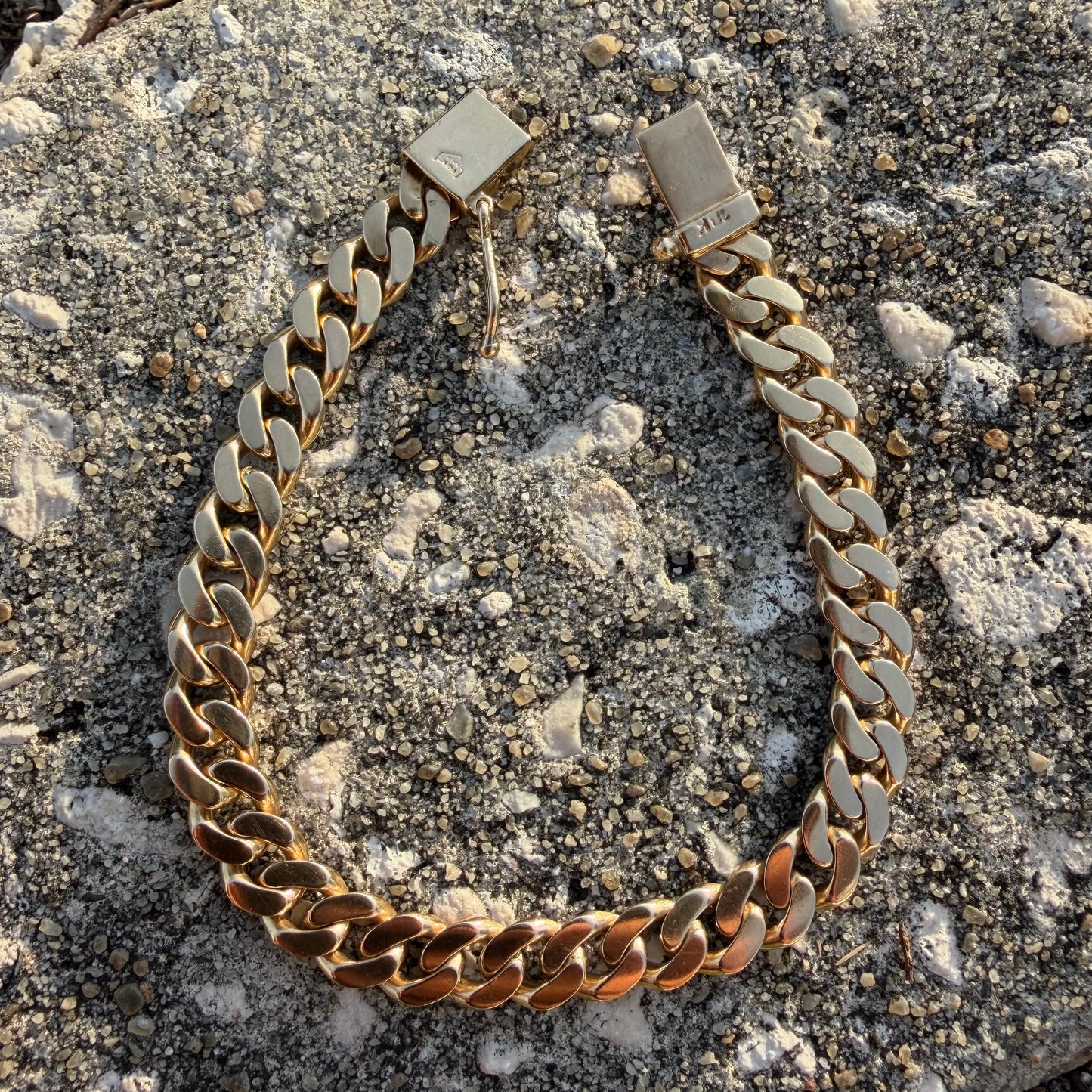 Vintage Solid 18k Yellow Gold Classic Cuban Link Bracelet  (7.5”)