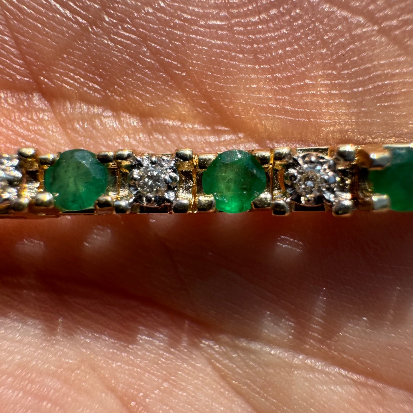 Vintage 14k Yellow Gold 2.75CTW Natural Emerald And Diamond Classic Tennis Bracelet (8”)