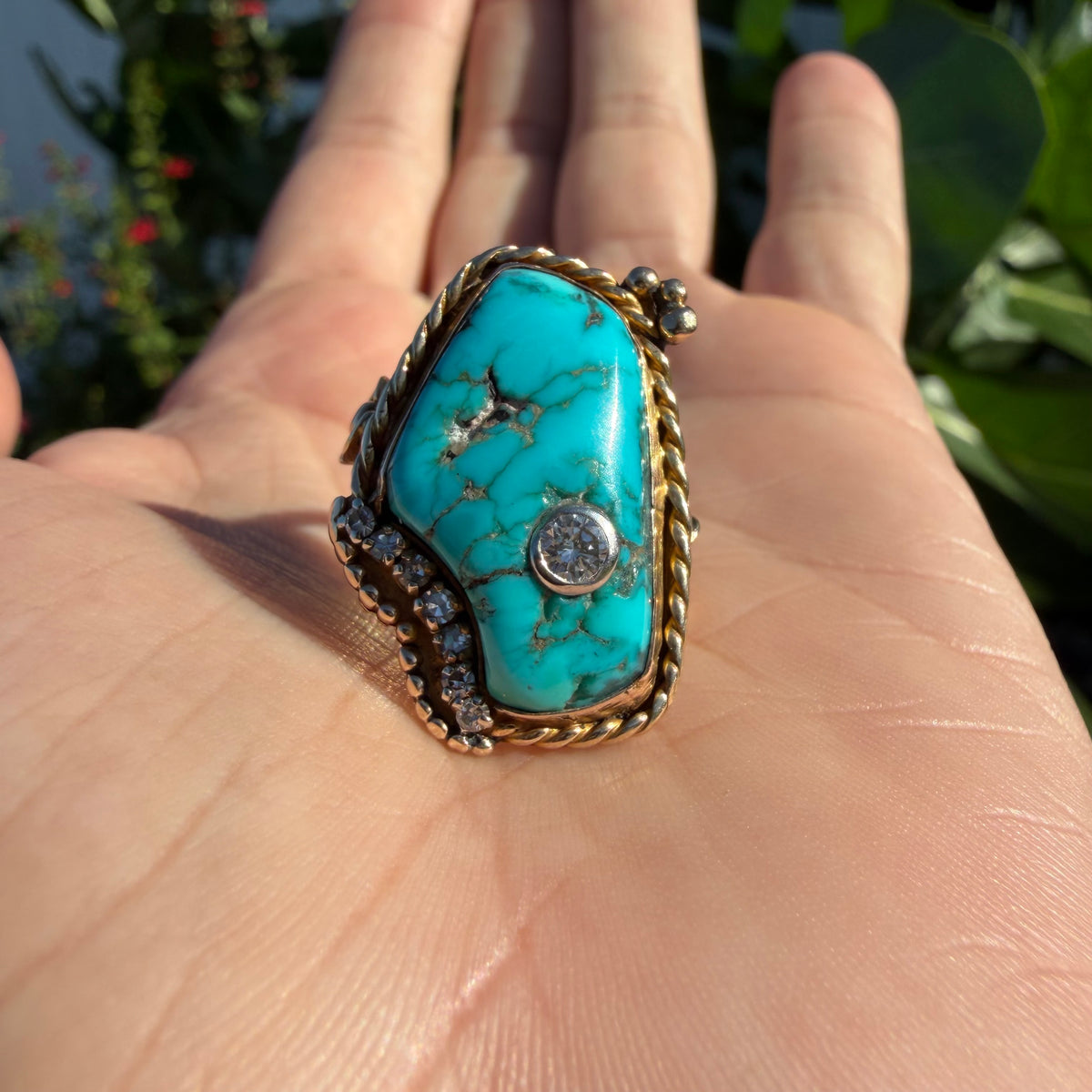 Vintage Handcrafted Solid 14k Yellow Gold Natural Diamond Set Turquoise Ring (8)