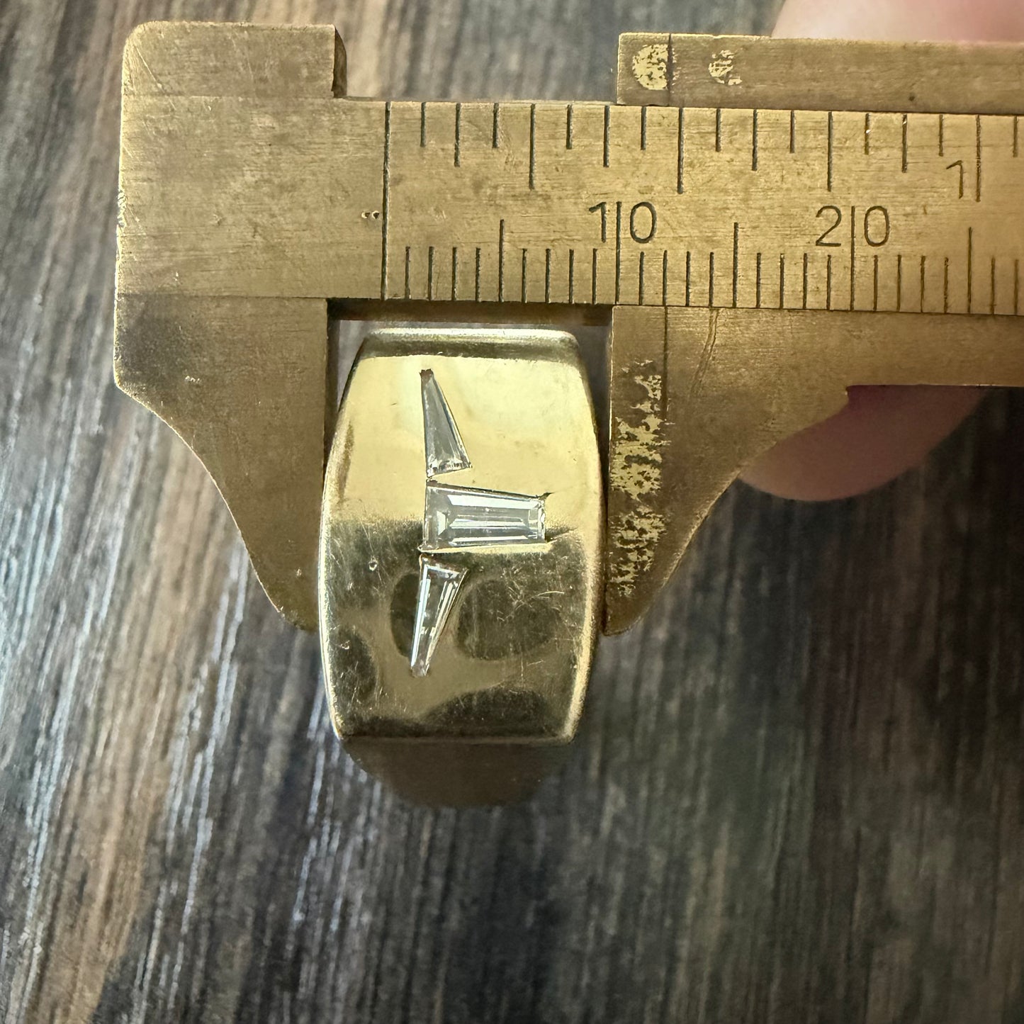 Vintage Custom Made Solid 14k Yellow Gold .50ctw VS+ Natural Diamond Trilogy Longhorn Signet Ring (12.5)