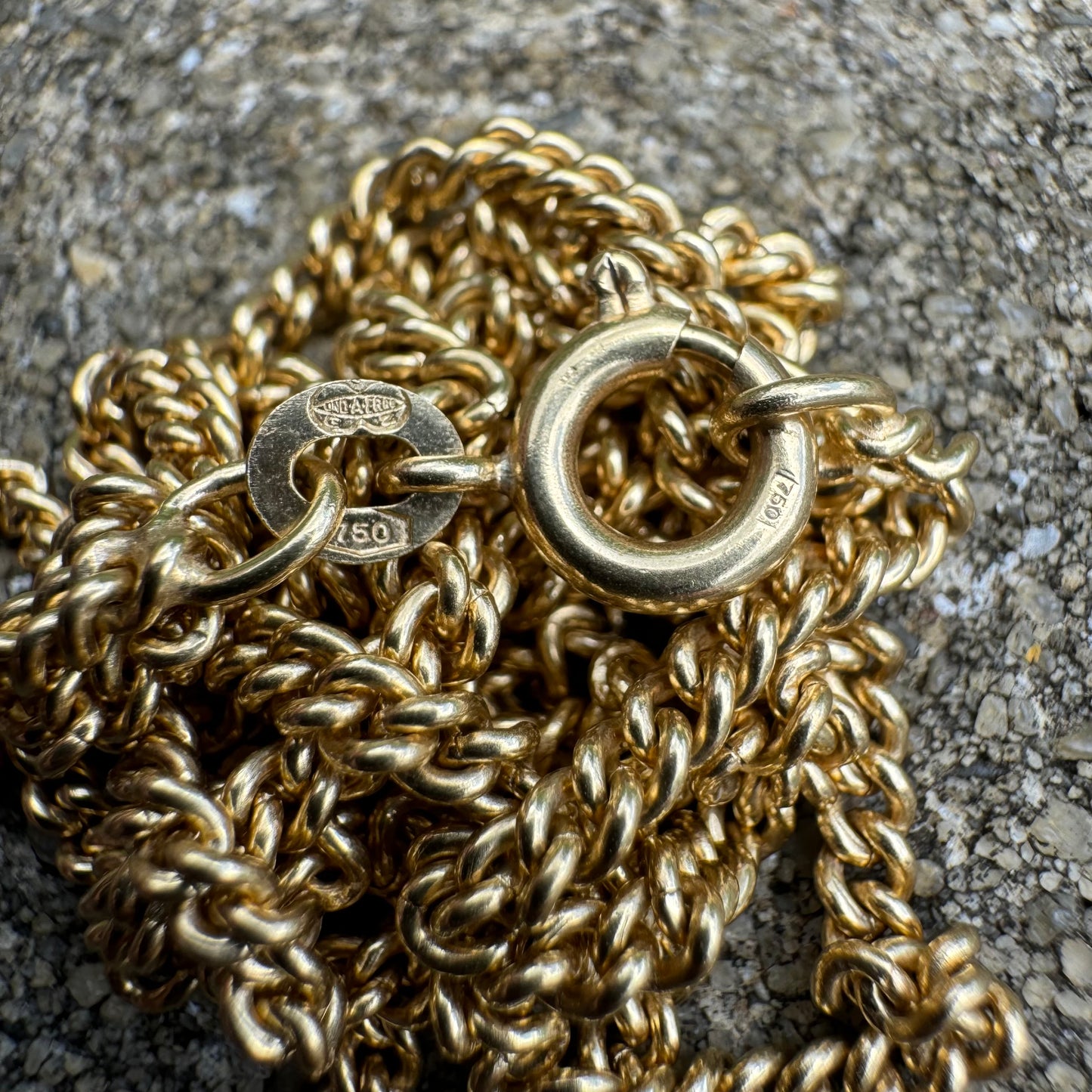 Mid-Century UnoAerre Solid 18k Yellow Gold Classic Cuban Curb Link Necklace (22”)