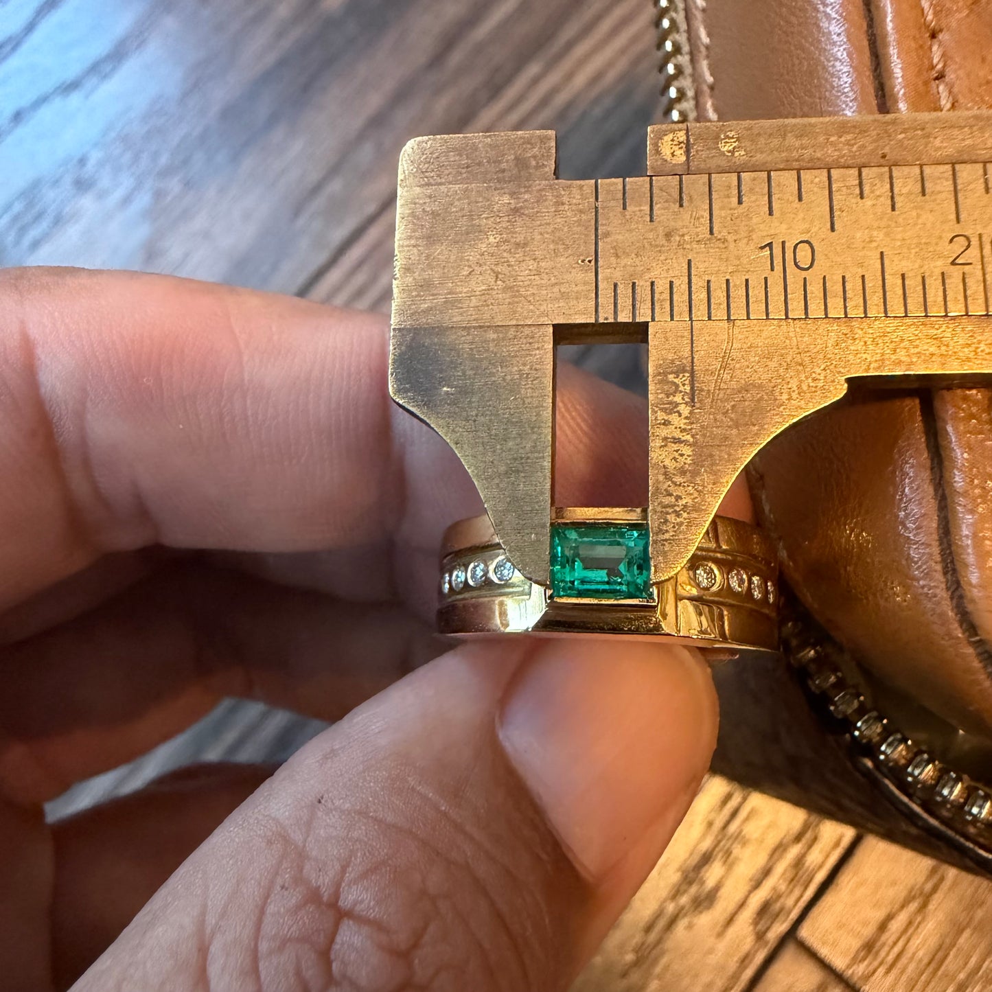 1980’s New Old Stock Solid 18k Yellow Gold 1.0ctw Natural Columbian Emerald and VS Diamond Ring (7)