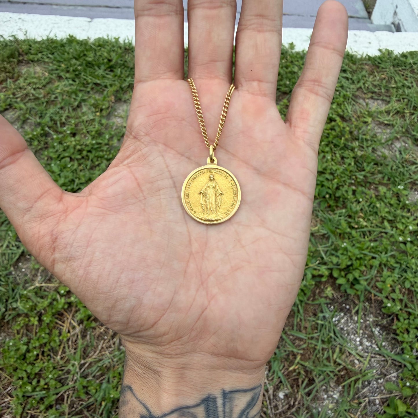 Art Deco Solid 18k Yellow Gold Virgin Mary Miraculous Medallion Pendant