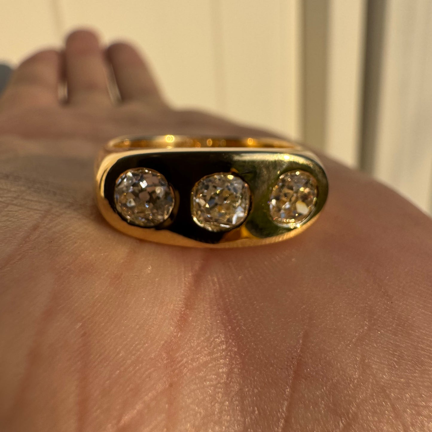 Vintage Solid 18k Yellow Gold 1.5ctw Natural Old Mine Cut Diamond Trilogy Ring (11)