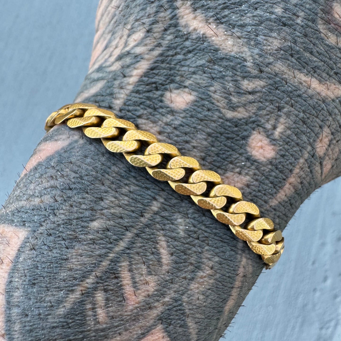 1960’s/70’s Solid 18k Yellow Gold Sleek Cuban Link Bracelet (7.25”)