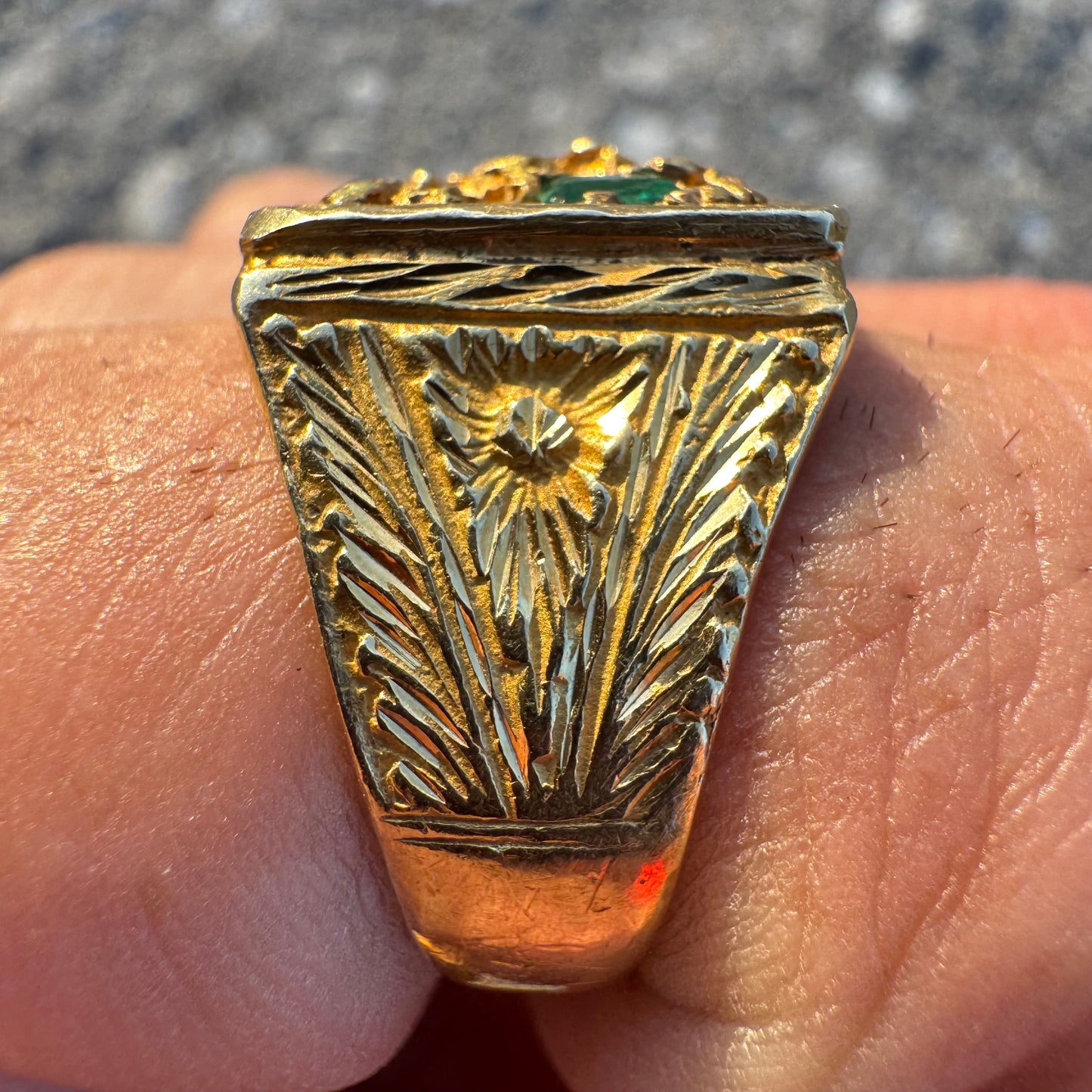 Antique Handcrafted Solid 18k Yellow Gold Columbian Emerald Raw Natural Gold Nugget Signet Ring (9)