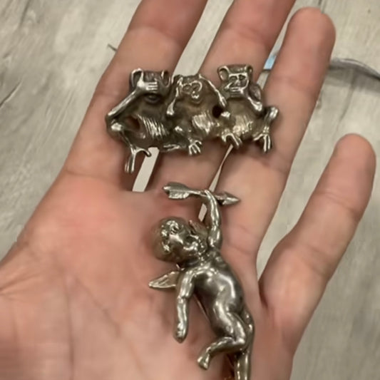 Monkey brooch