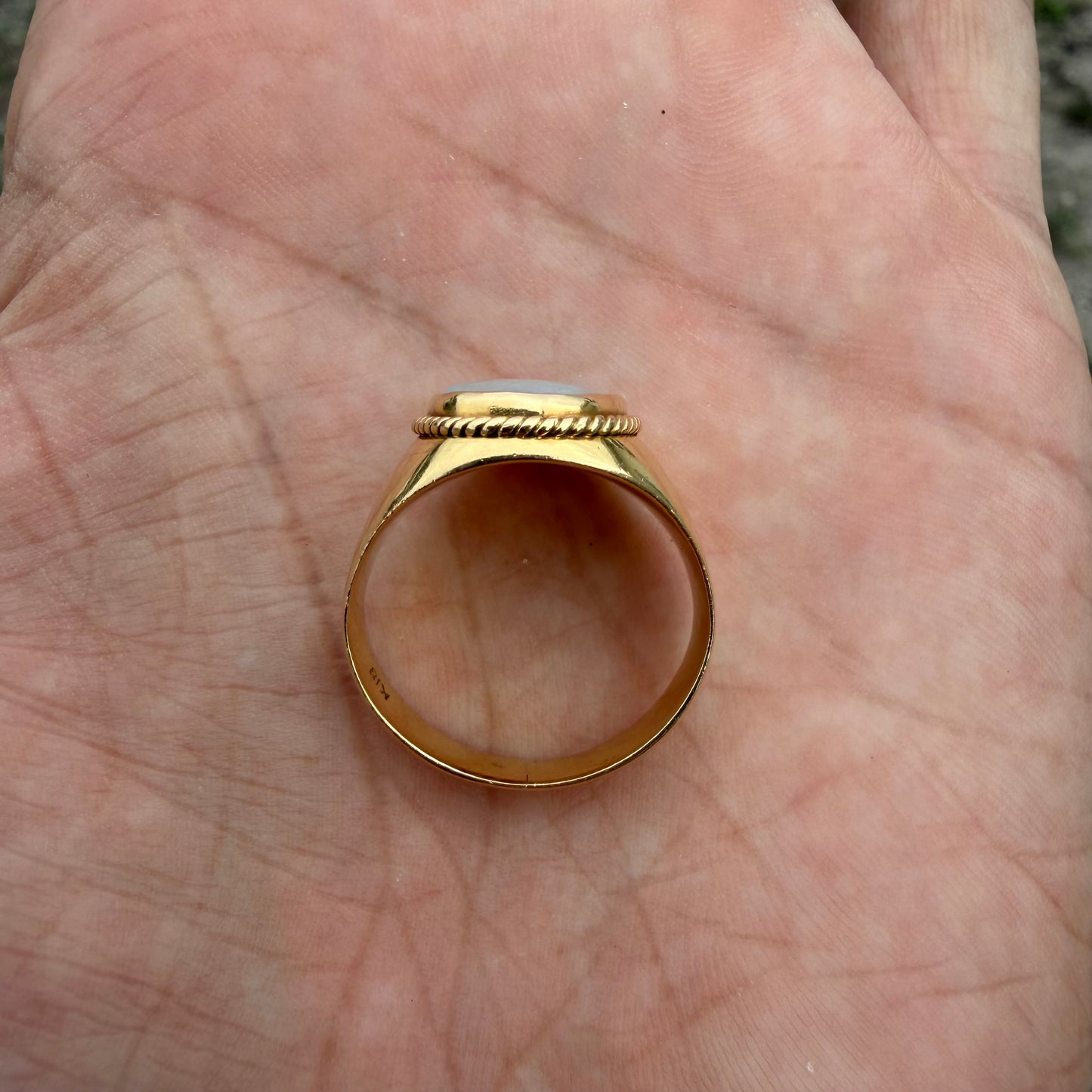 Vintage Solid 18k Yellow Gold Large Australian Opal Signet Ring (8)