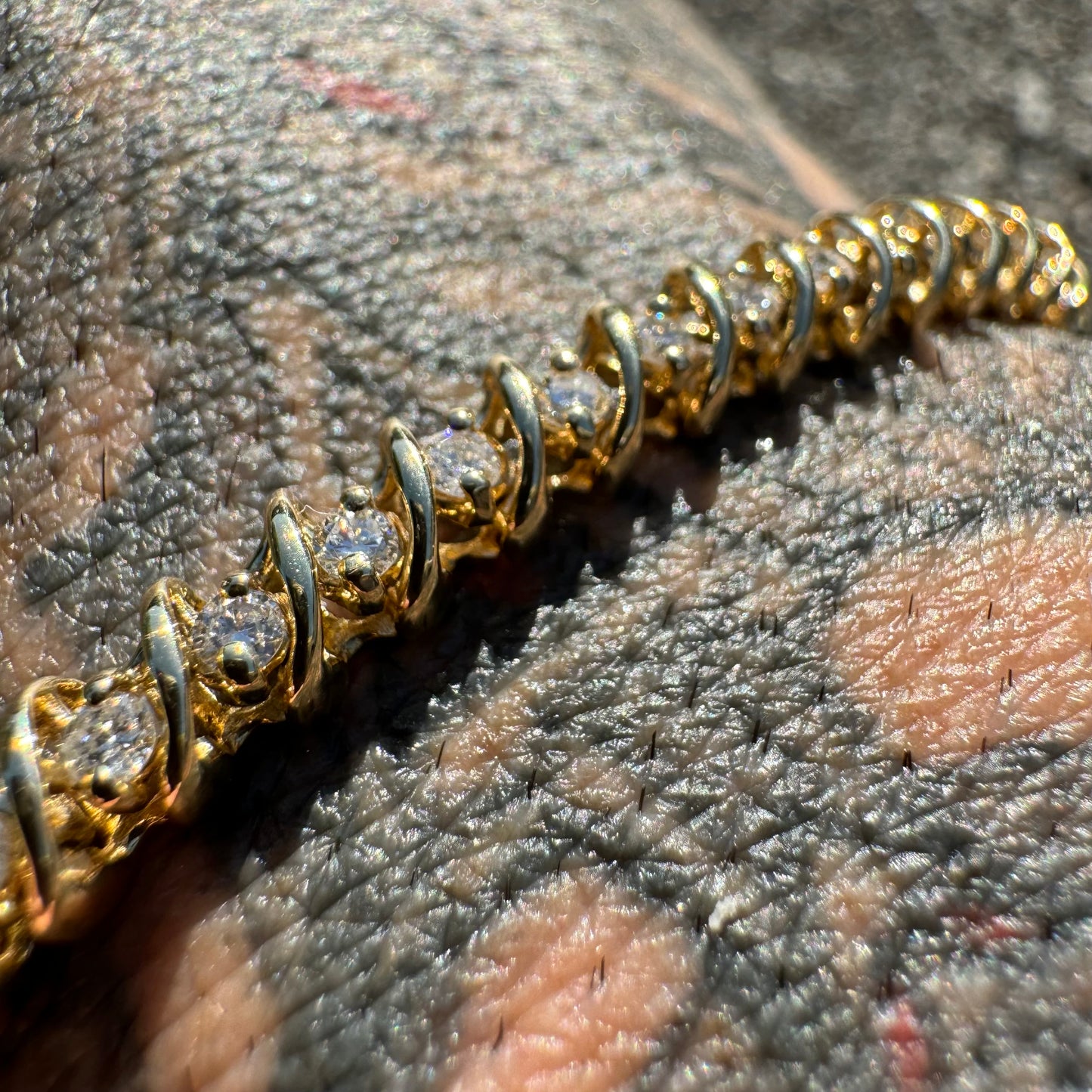 Vintage 14k Yellow Gold 2.0CTW Natural Diamond Tennis Bracelet (7.25”)