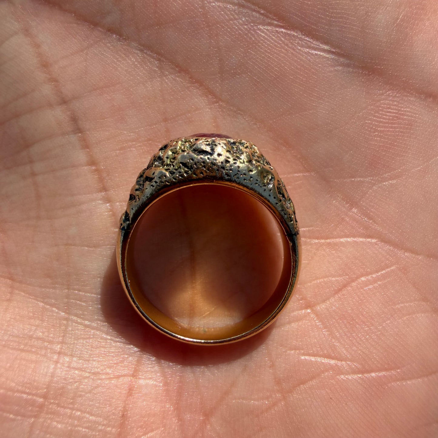 Antique Solid 14k Yellow Gold Natural Ruby Brutalist Gypsy Ring (7.75)