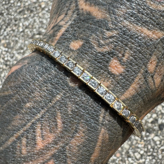 Vintage 14k Yellow Gold 4.0CTW Natural Channel Set Diamond Tennis Bracelet (8.25”)