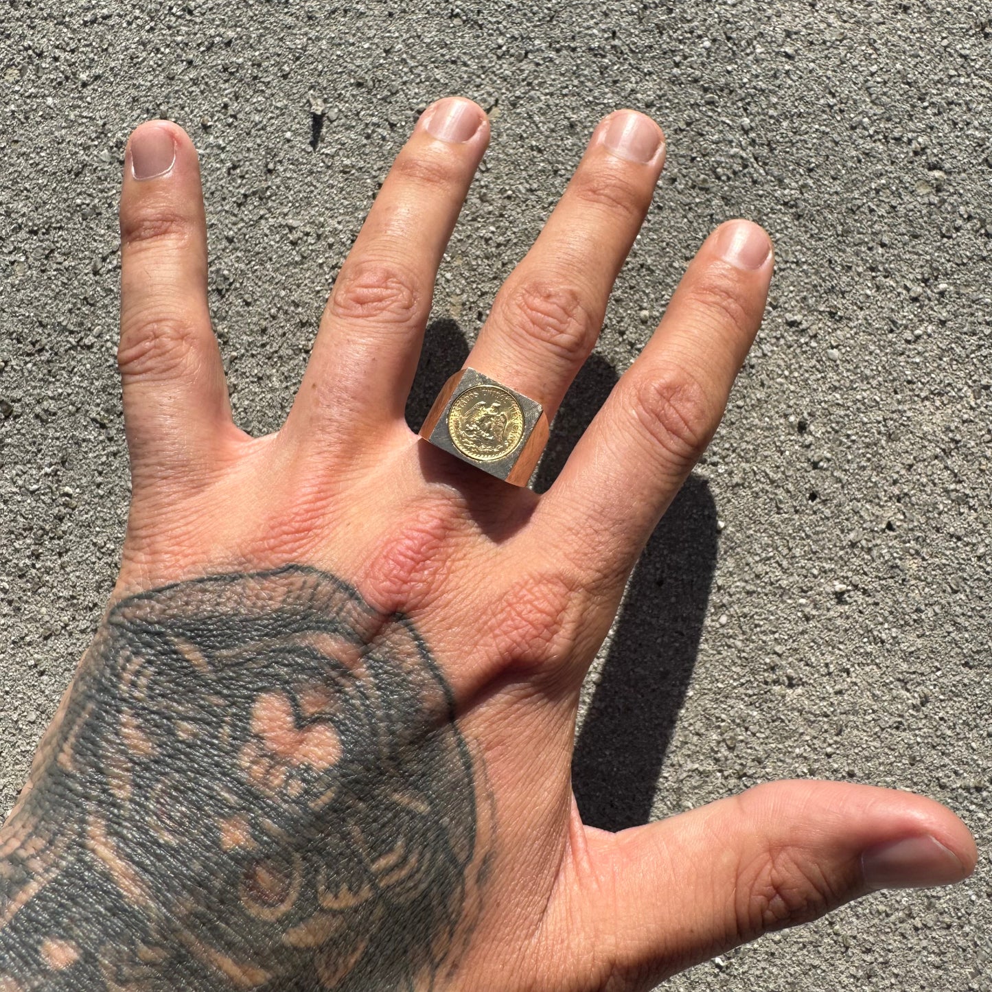 Mid-Century 14k Yellow Gold 21.6k Mexican Dos Pesos Coin Ring (9)