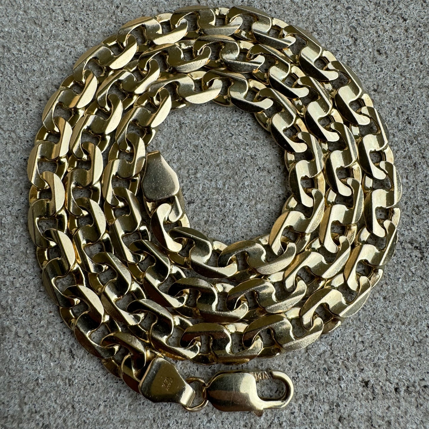 1980’s Solid 14k Yellow Italian Gold Knife Edged Figure 8 Cuban Curb Link Necklace (21”)