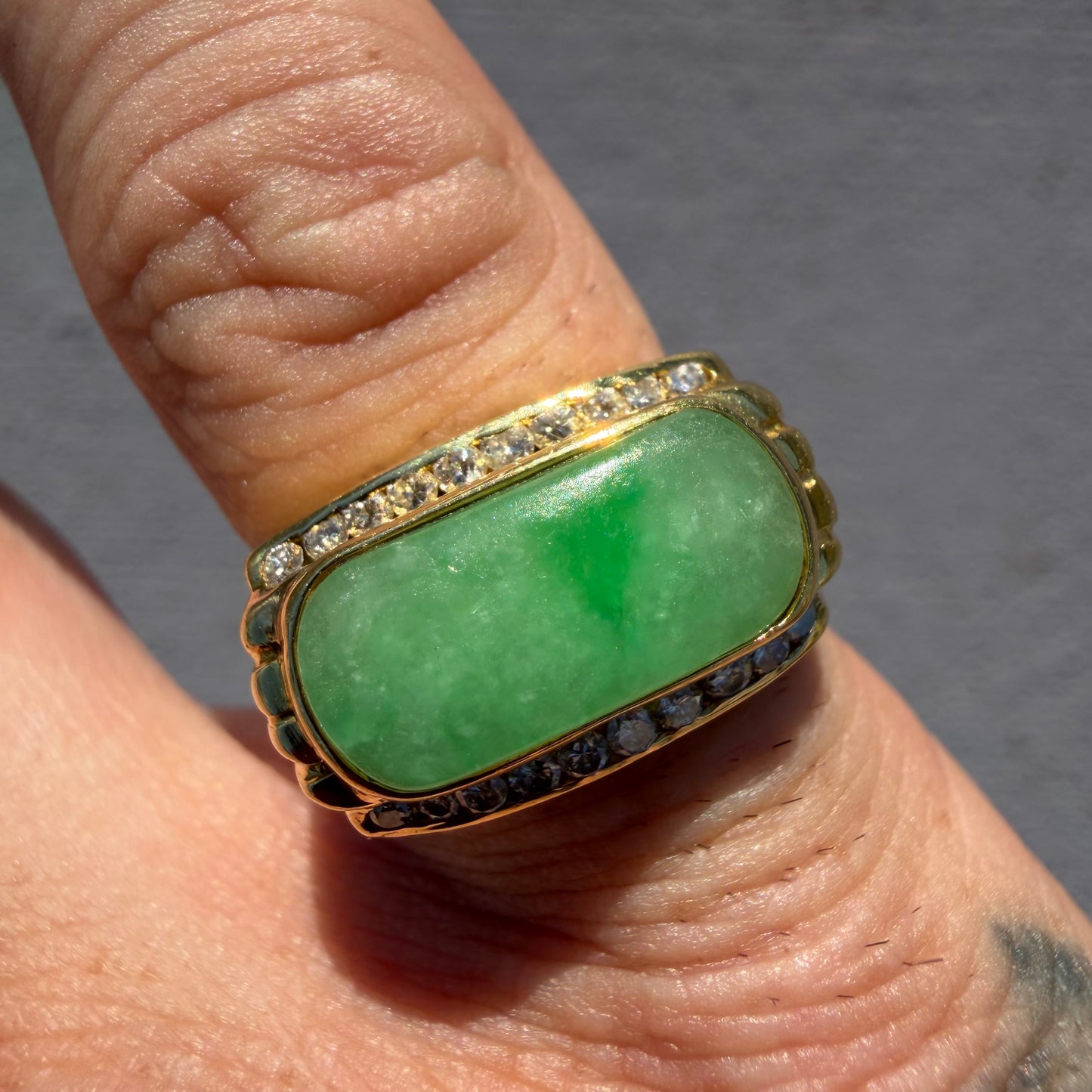 Vintage Solid 18k Yellow Gold Jade And Diamond Ring (7)