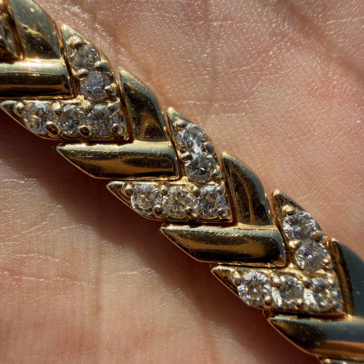 Vintage Solid 14k Yellow Gold 4.0ctw Natural Diamond Encrusted Chevron Link Bracelet (7.25”)